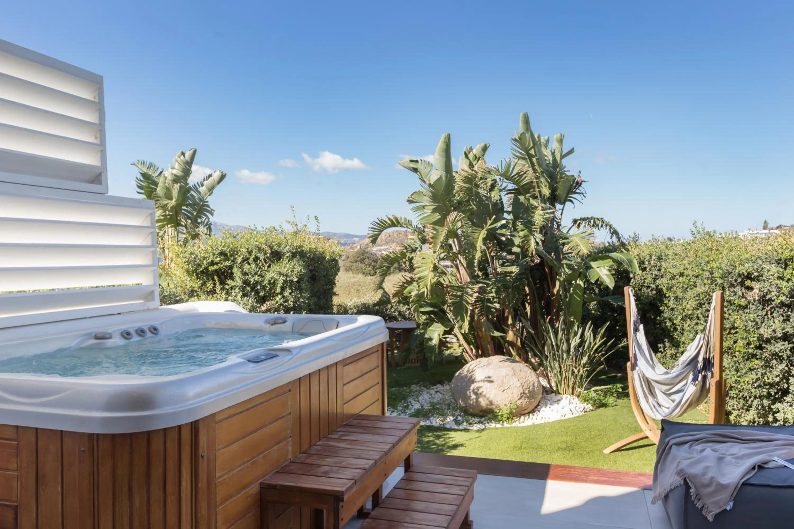 Garden in 18 Grapes Hotel