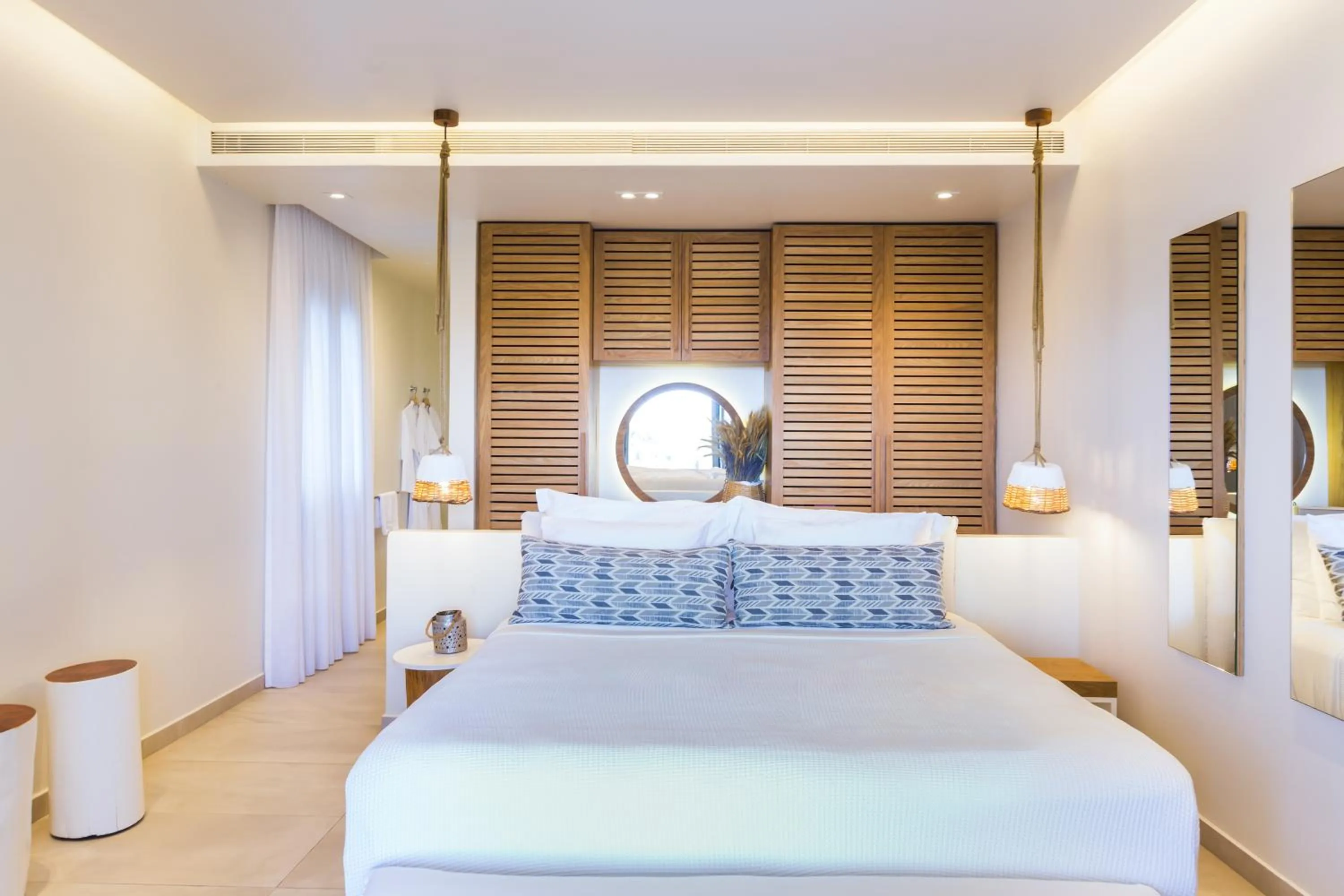 Bed in 18 Grapes Hotel