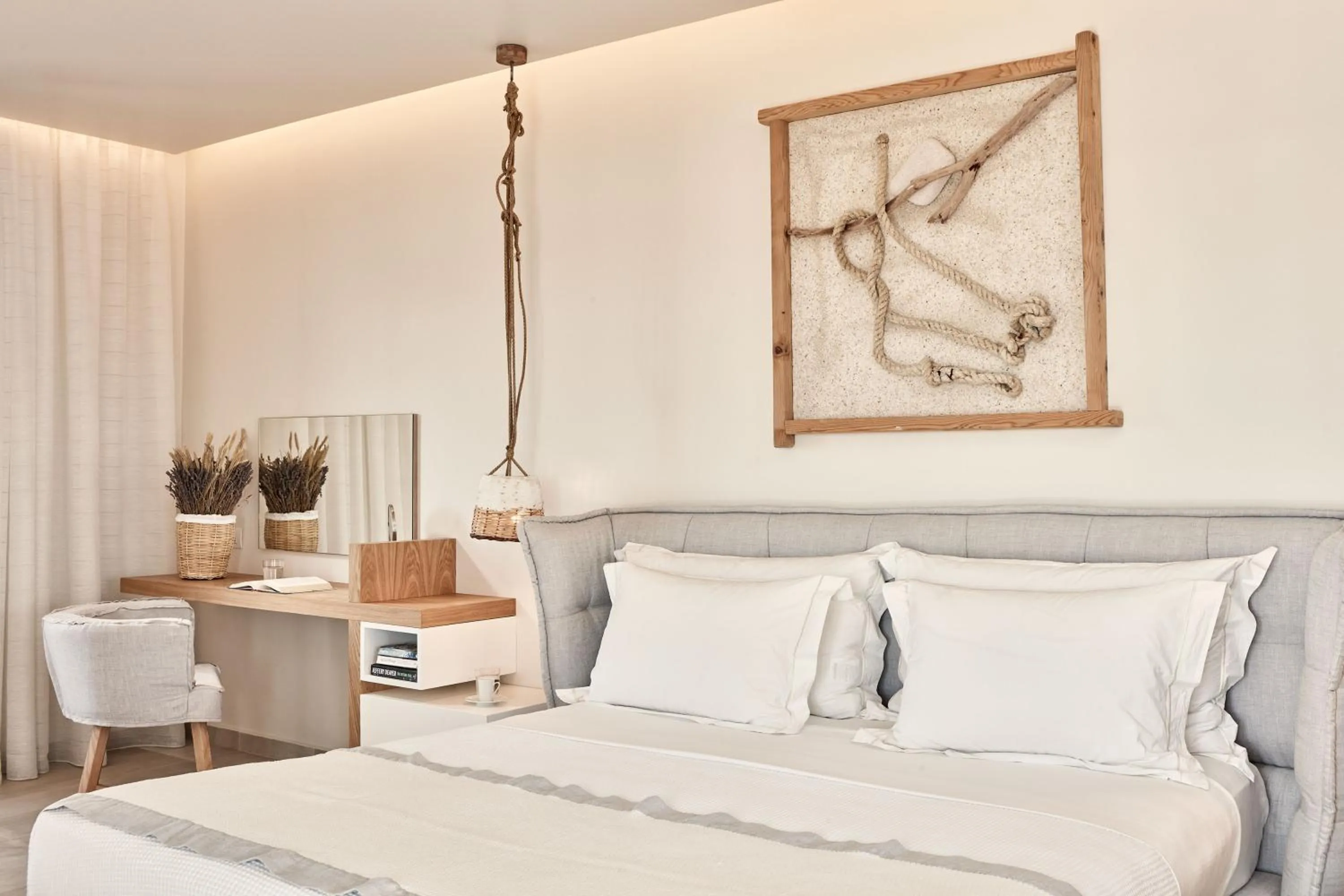 Bed in 18 Grapes Hotel