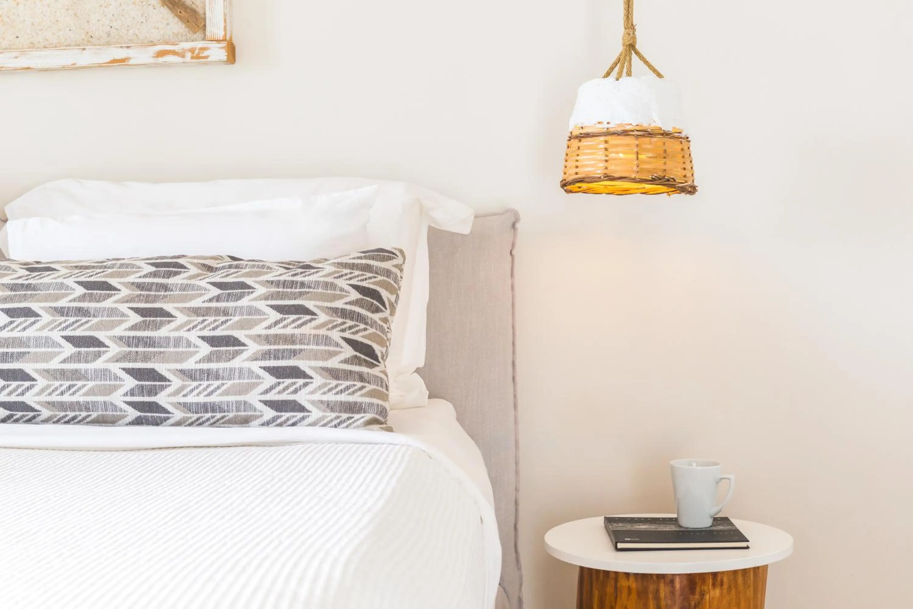 Bed in 18 Grapes Hotel