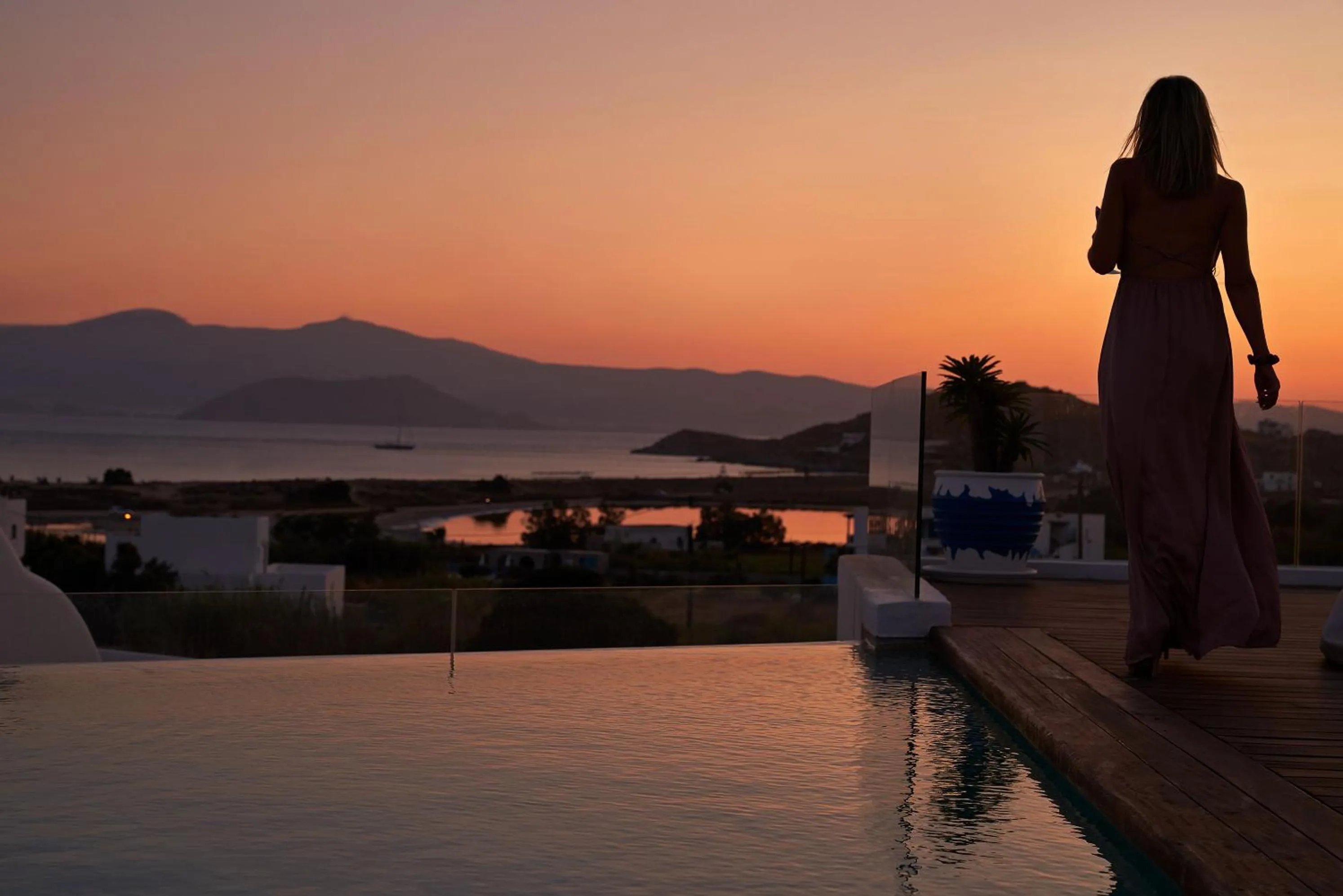 Restaurant/places to eat in 18 Grapes Hotel