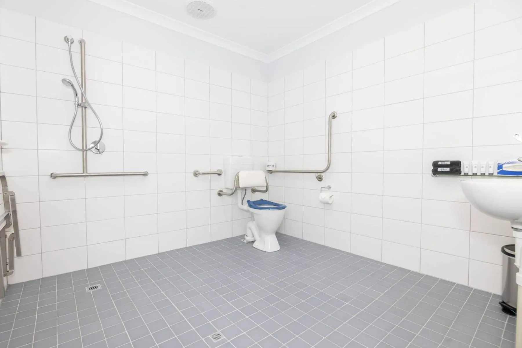 Studio Apartment - Disability Access in Jurien Bay Motel Apartments