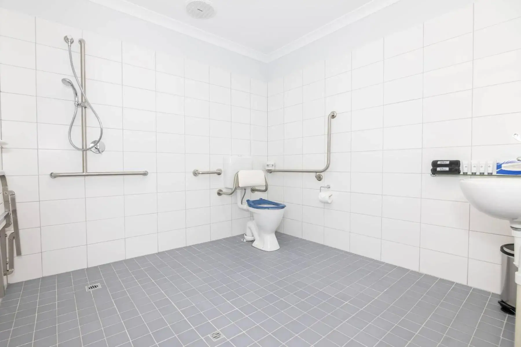 Studio Apartment - Disability Access in Jurien Bay Motel Apartments Studio Apartment - Disability Access in Jurien Bay Motel Apartments