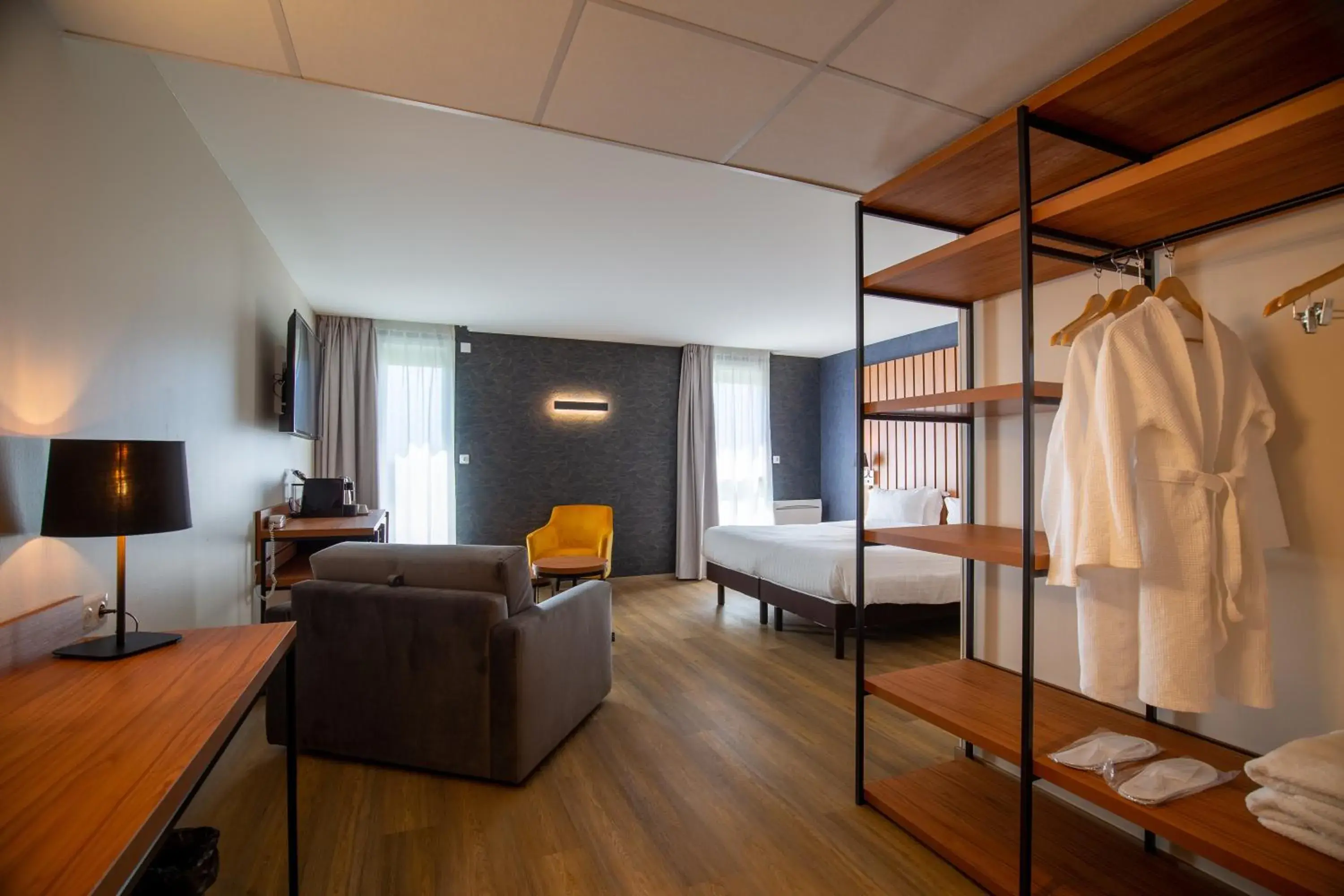 Photo of the whole room, Bed in Best Western Côte des Sables Plouescat Photo of the whole room, Bed in Best Western Côte des Sables Plouescat