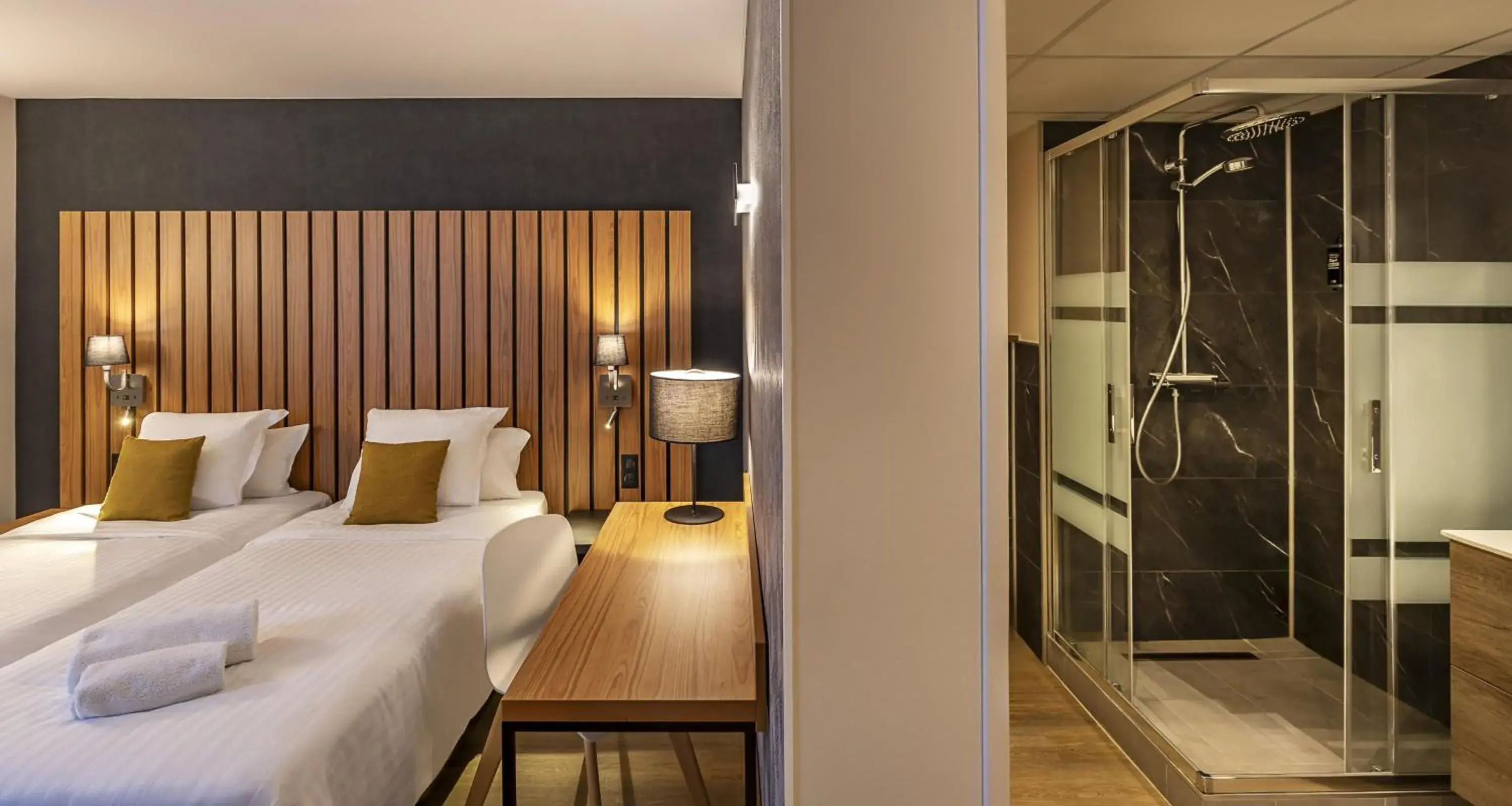 Bedroom, Bed in Best Western Côte des Sables Plouescat Bedroom, Bed in Best Western Côte des Sables Plouescat