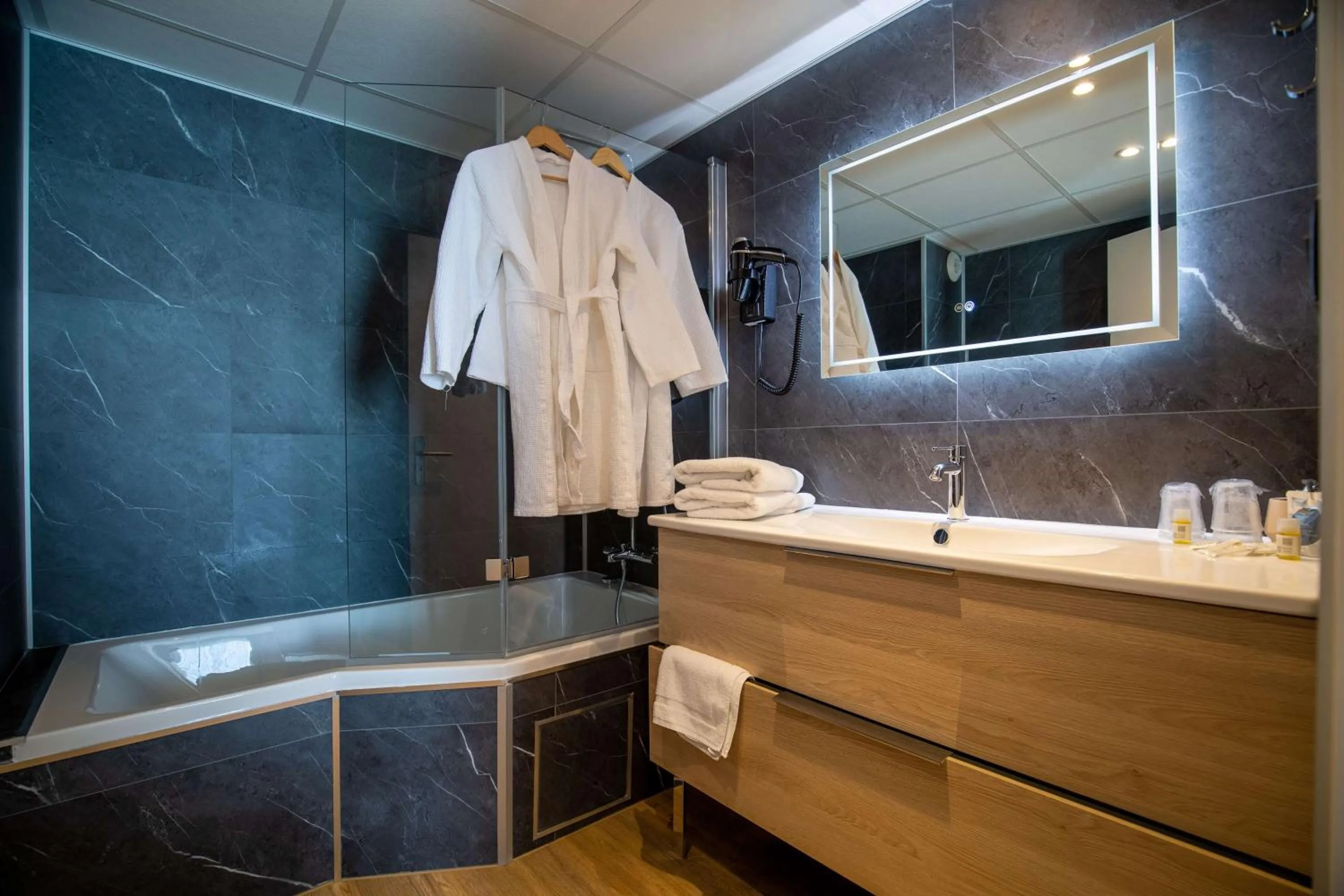 Bathroom in Brit Hotel & Spa Côte des Sables