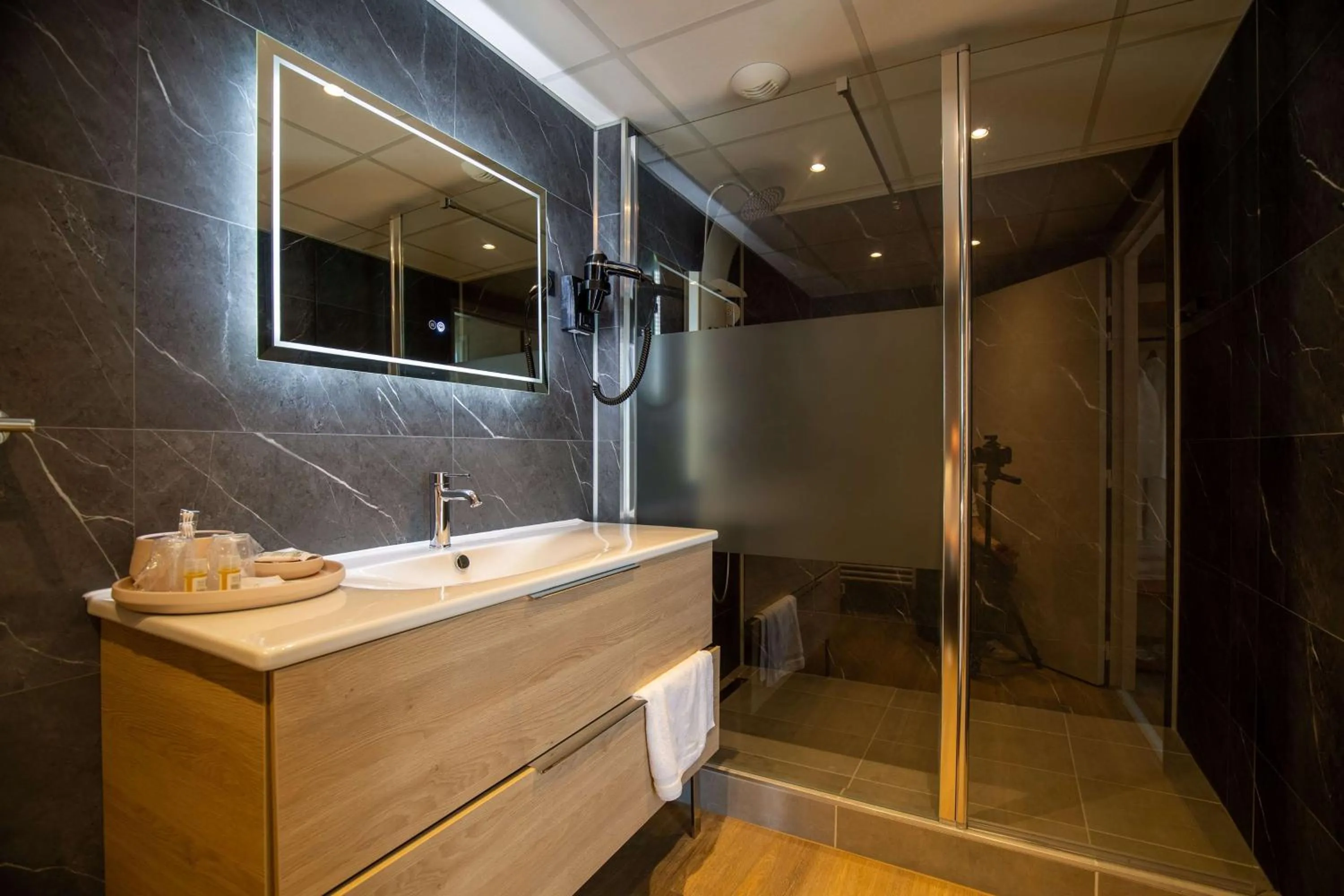 Bathroom in Brit Hotel & Spa Côte des Sables