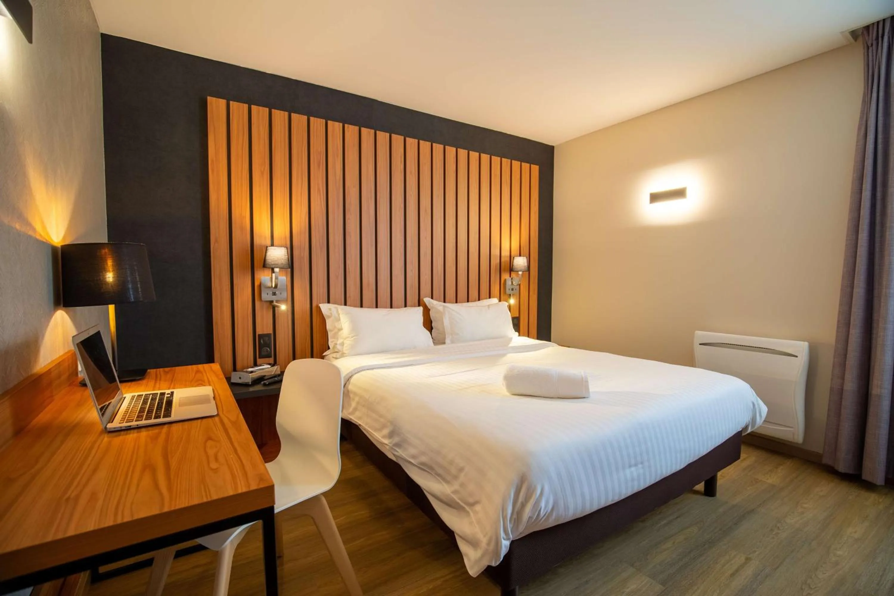 Bedroom, Bed in Brit Hotel & Spa Côte des Sables