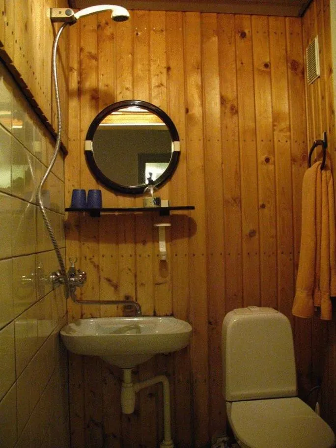 Bathroom in Nepi Hotell