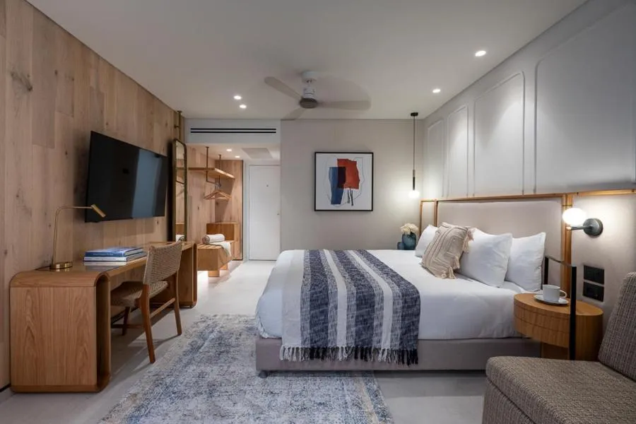 Bedroom, Bed in Leonardo Plaza Hotel Tiberias