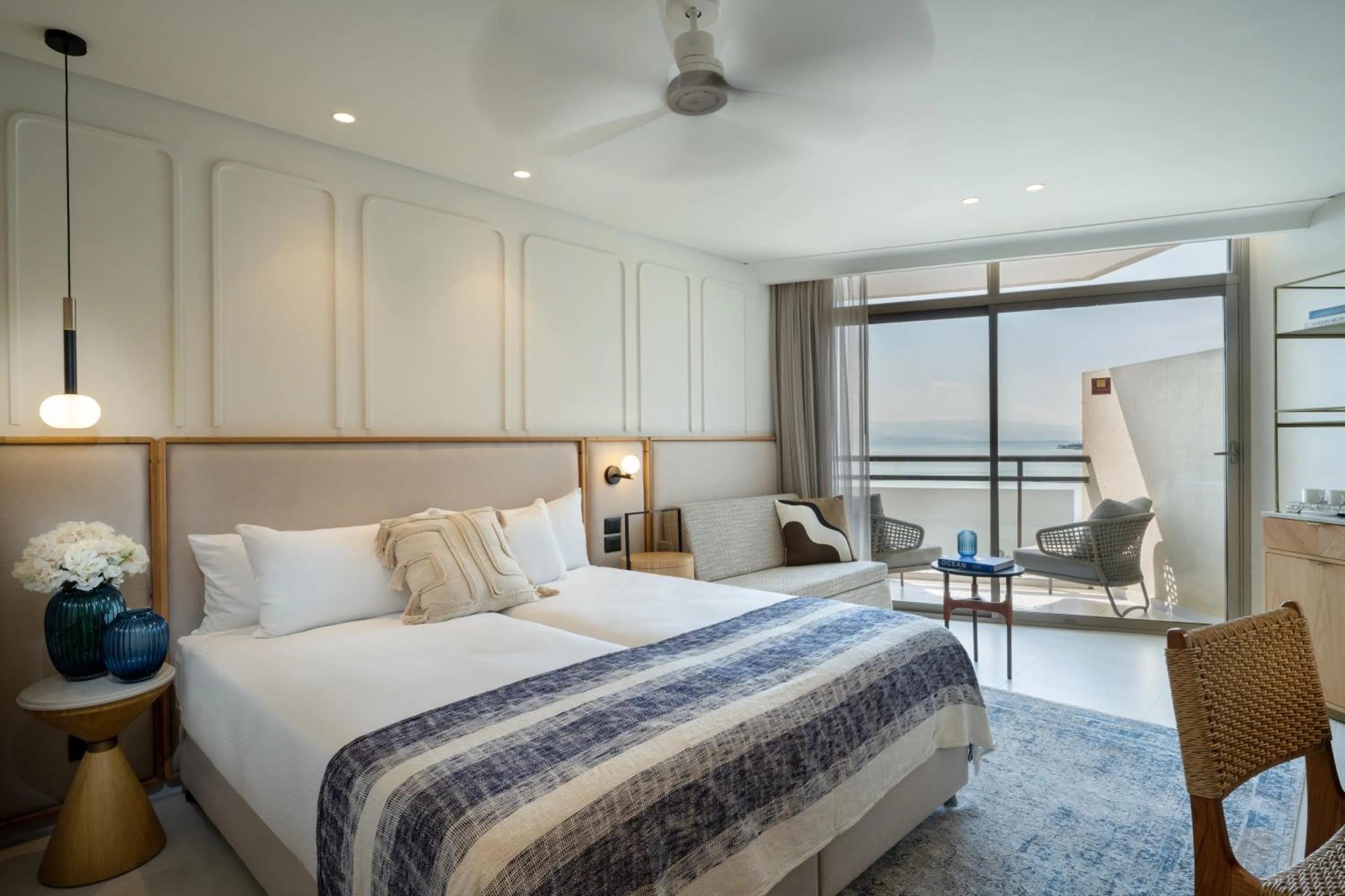 Bed in Leonardo Plaza Hotel Tiberias