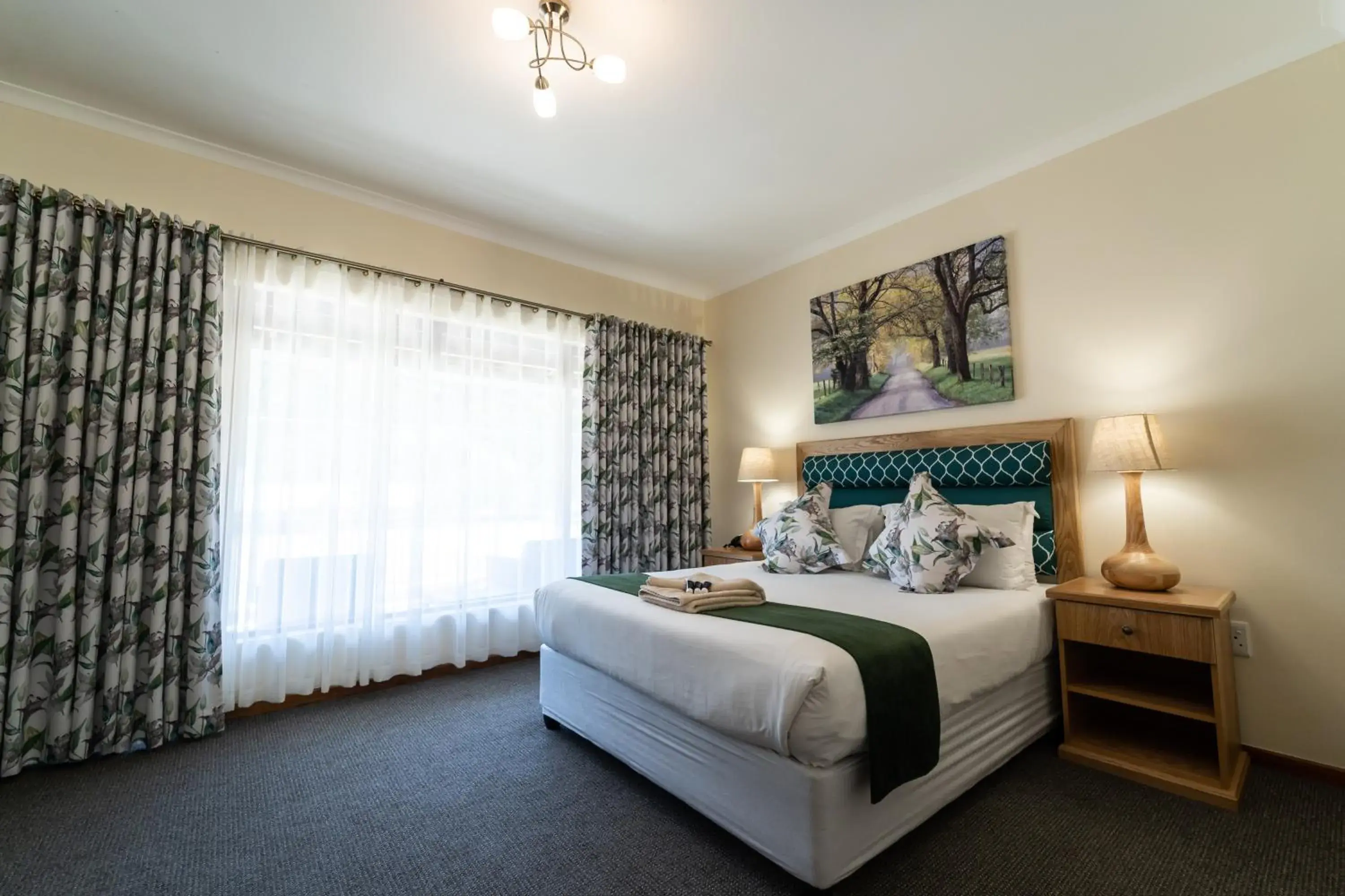 Photo of the whole room, Bed in Gooderson Drakensberg Gardens Golf & Spa Resort Photo of the whole room, Bed in Gooderson Drakensberg Gardens Golf & Spa Resort