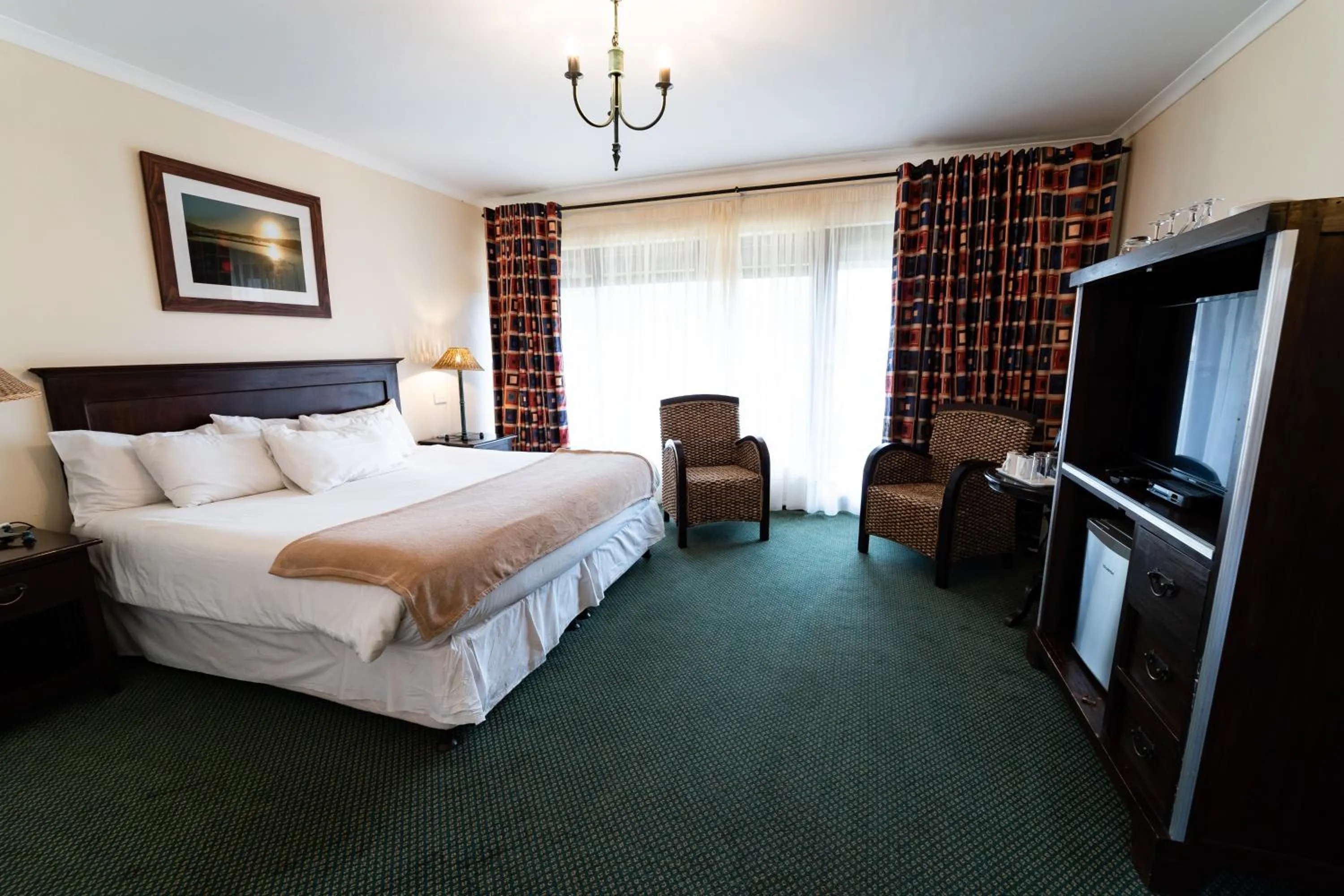 TV and multimedia, Bed in Gooderson Drakensberg Gardens Golf & Spa Resort