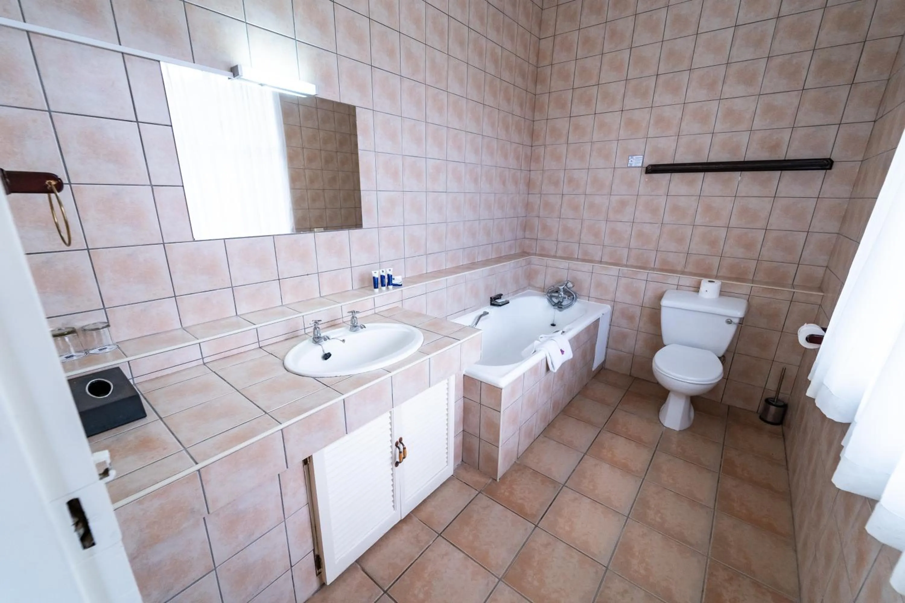 Bathroom in Gooderson Natal Spa Hot Springs Resort