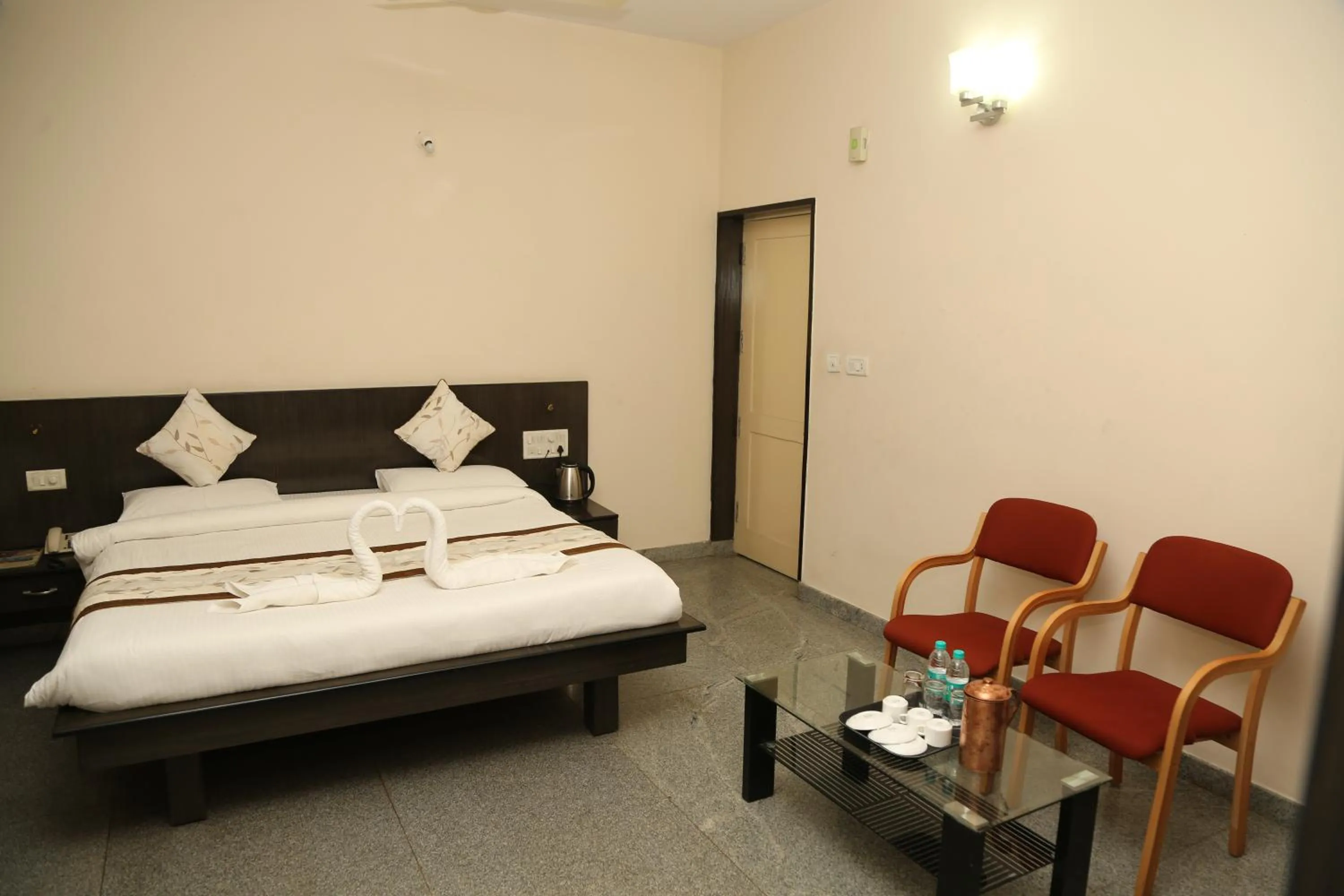 Photo of the whole room in Soundarya Hotel