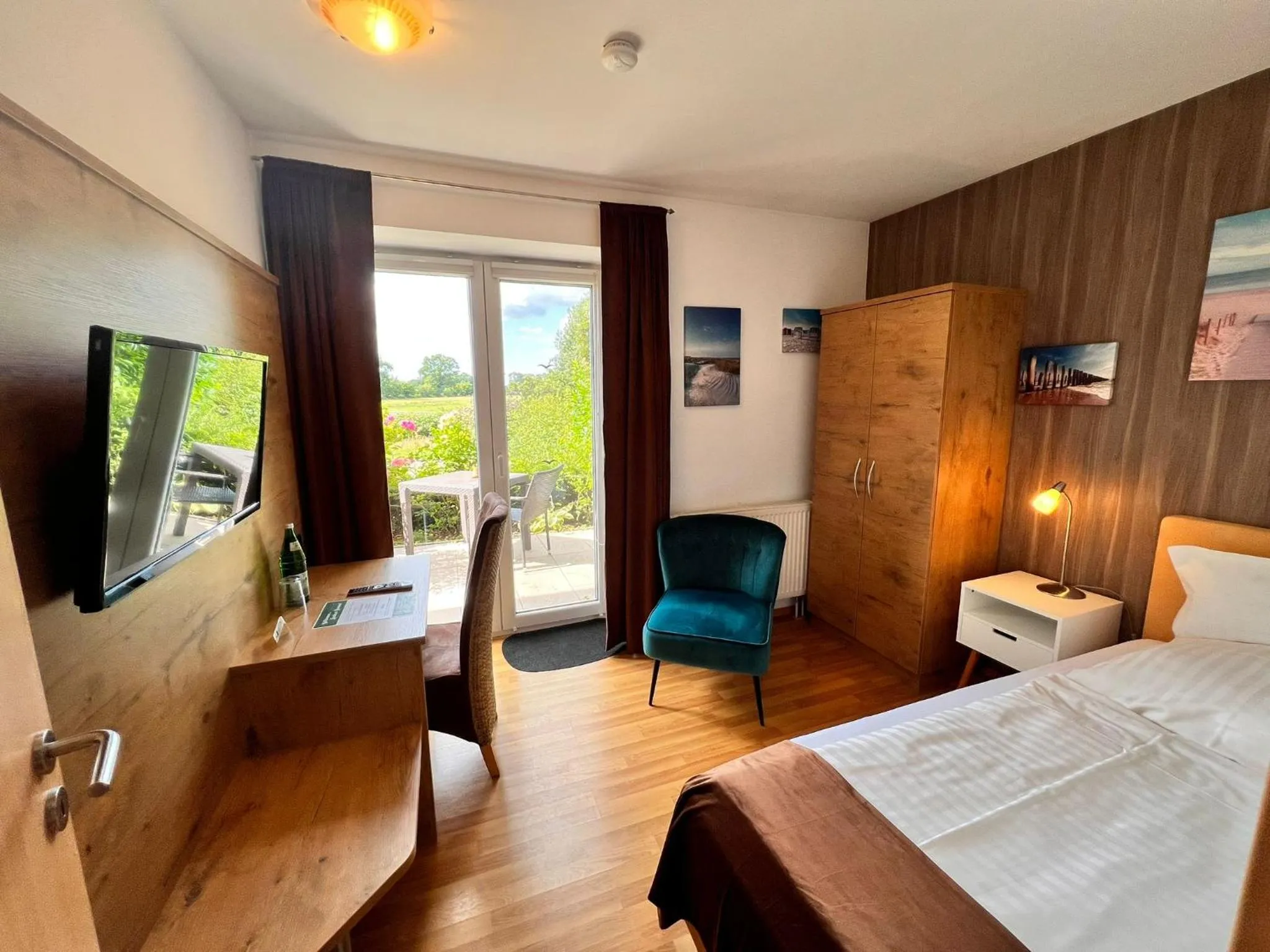 Photo of the whole room, Bed in Landhaus Hammoor Stieper Gastronomie GmbH