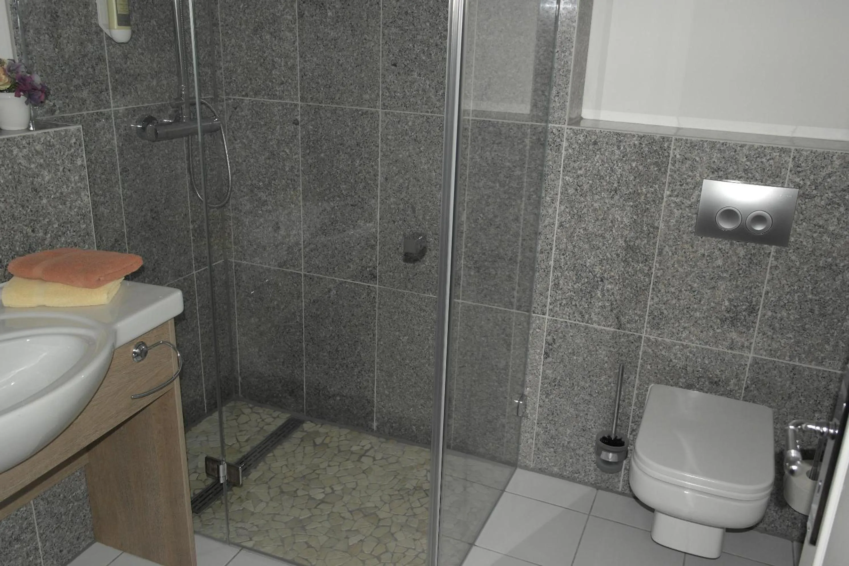 Bathroom in Landhaus Hammoor Stieper Gastronomie GmbH