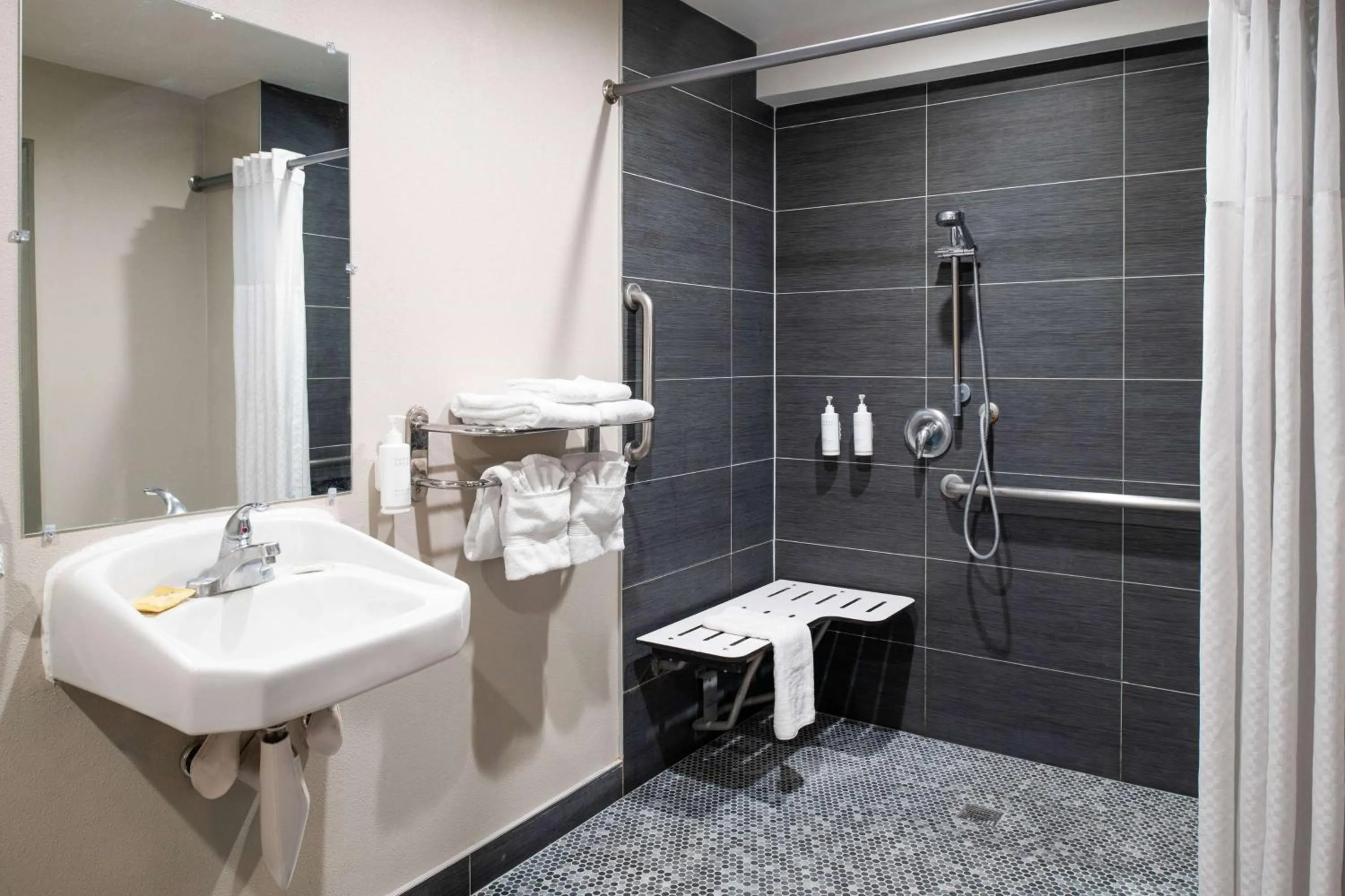 Bathroom in Days Inn & Suites by Wyndham Artesia
