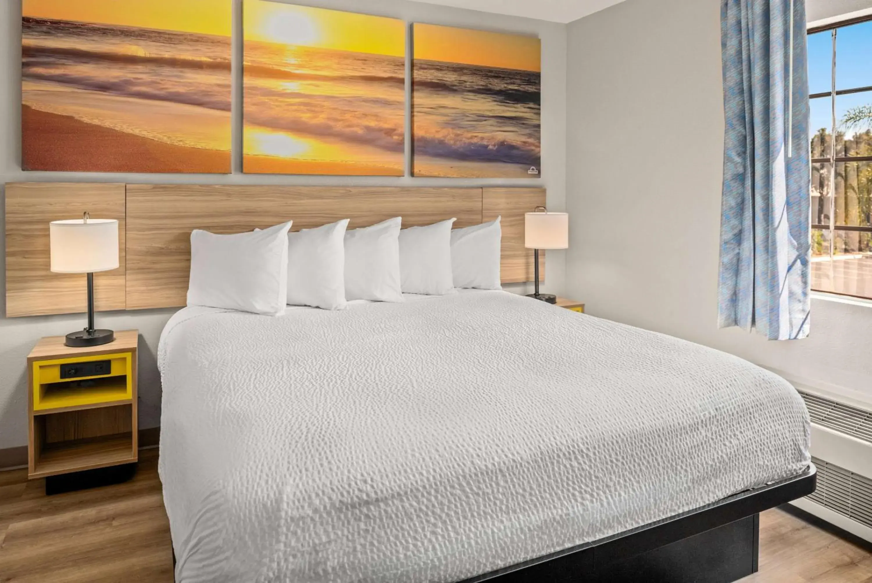 Photo of the whole room, Bed in Days Inn & Suites by Wyndham Artesia Photo of the whole room, Bed in Days Inn & Suites by Wyndham Artesia