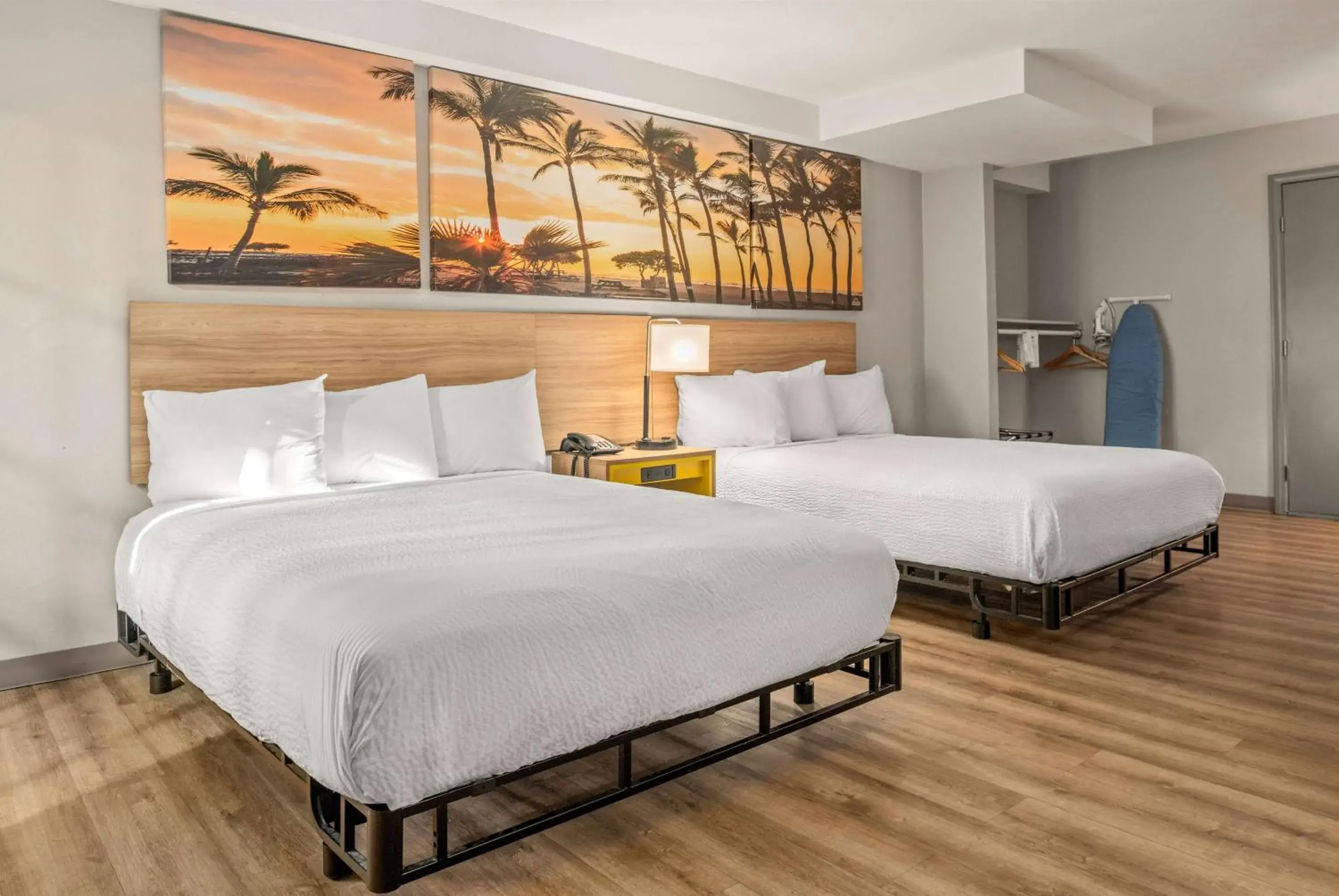 Queen Room with Two Queen Beds - Mobility/Hearing Access - Non-Smoking in Days Inn & Suites by Wyndham Artesia Queen Room with Two Queen Beds - Mobility/Hearing Access - Non-Smoking in Days Inn & Suites by Wyndham Artesia