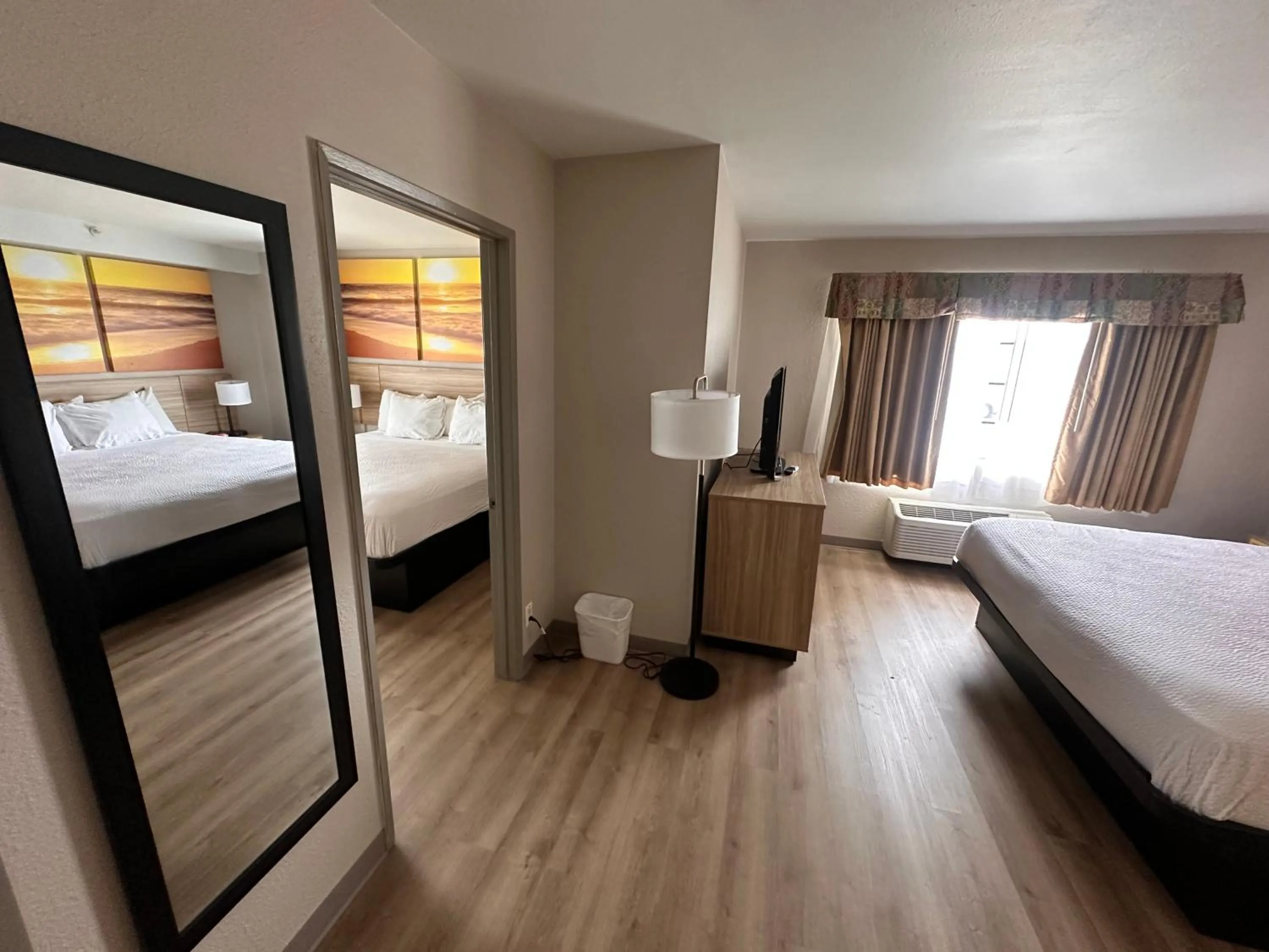 Bed in Days Inn & Suites by Wyndham Artesia