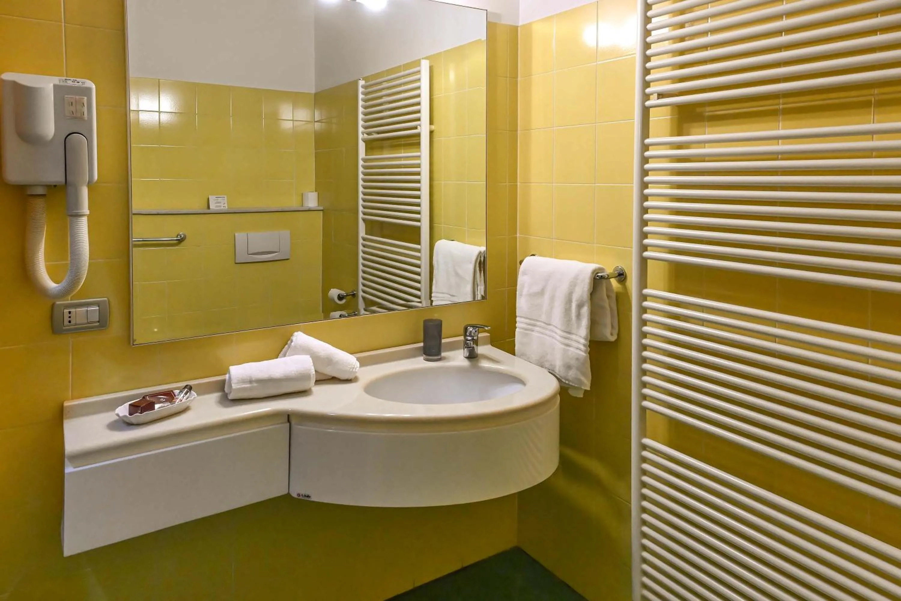 Shower in Hotel Matteotti