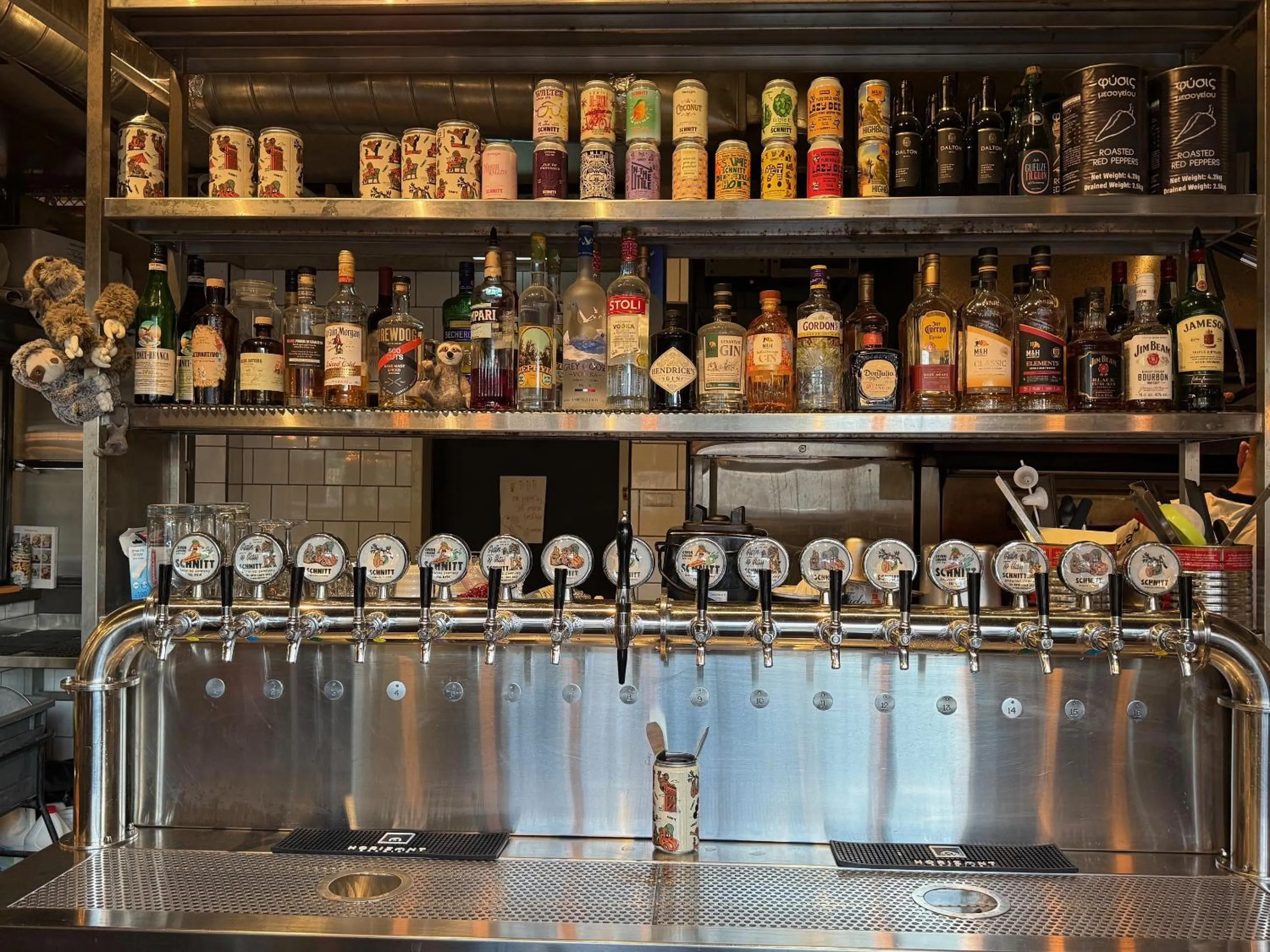 Restaurant/places to eat in Ruth Daniel Residence