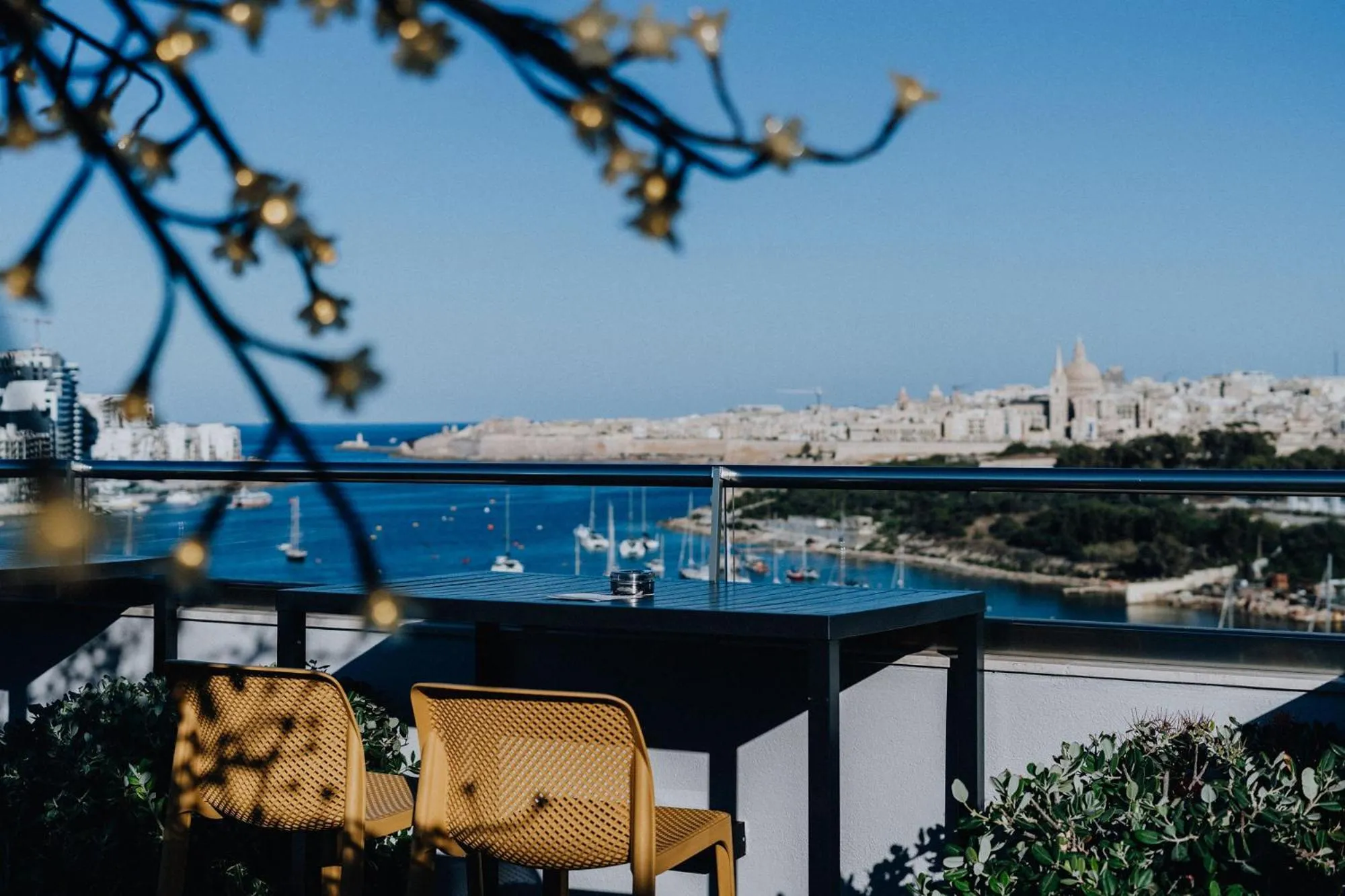 Lounge or bar in Waterfront