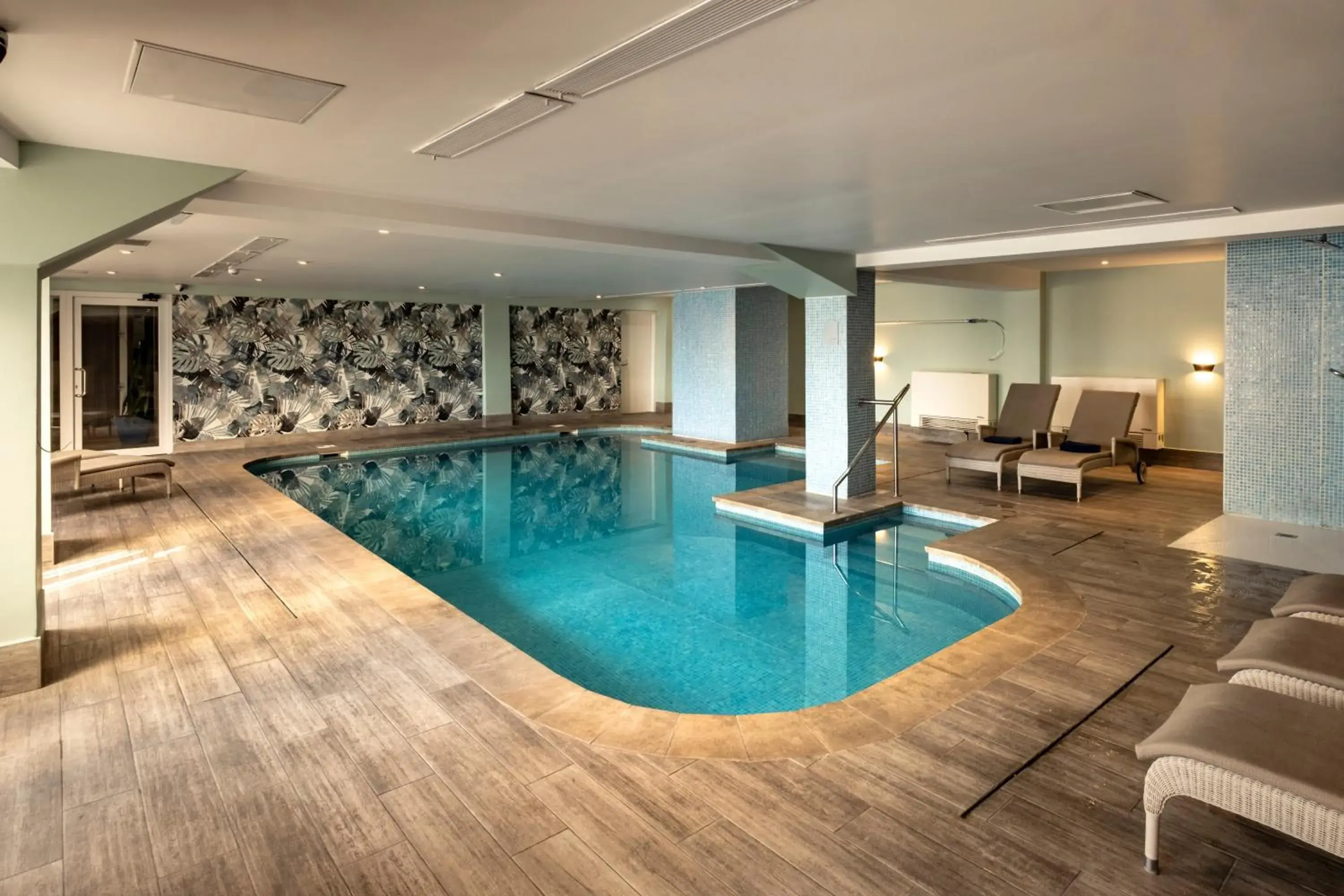 Swimming pool in Waterfront Swimming pool in Waterfront