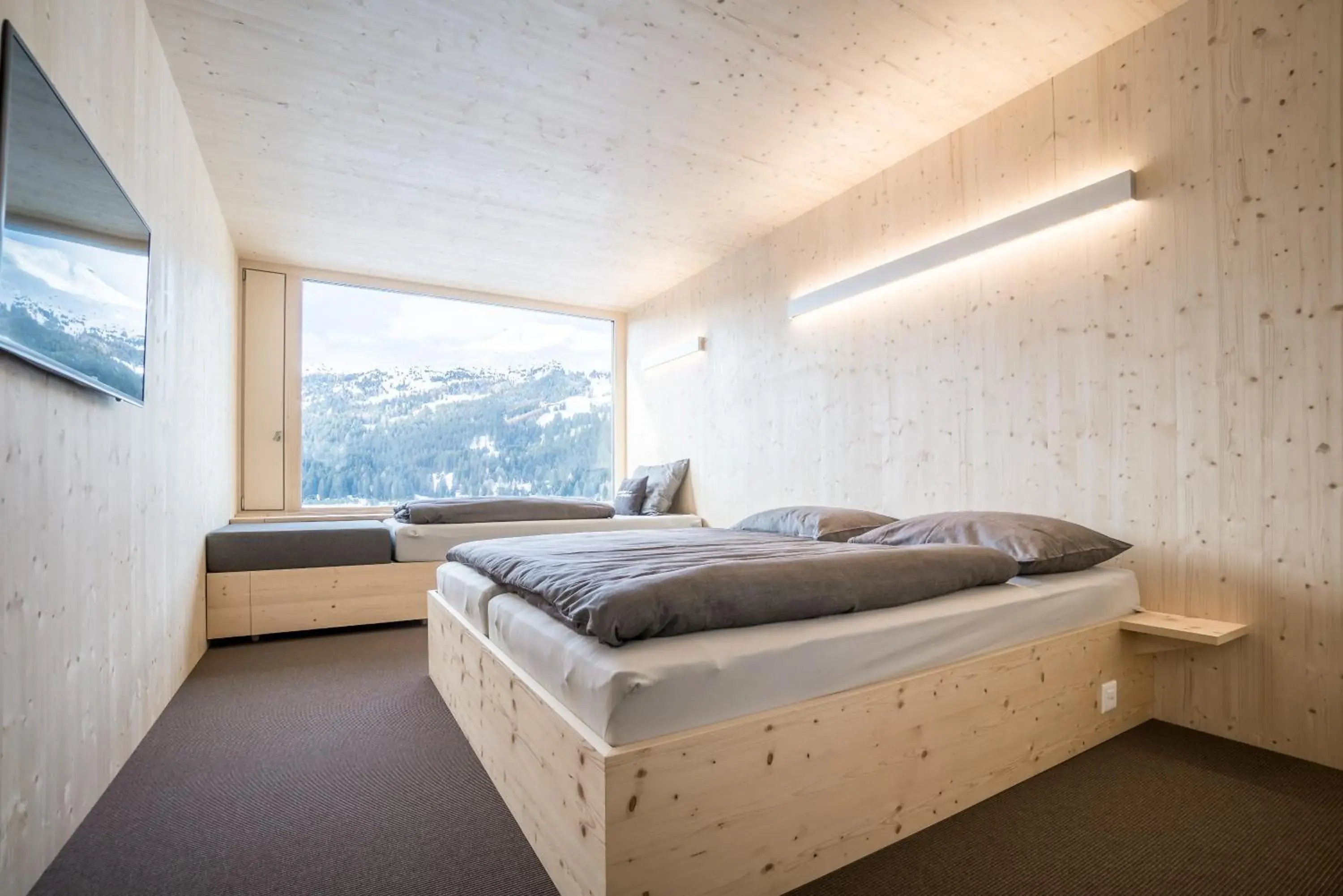 Large Double Room - Top Floor in Revier Mountain Lodge Lenzerheide Large Double Room - Top Floor in Revier Mountain Lodge Lenzerheide