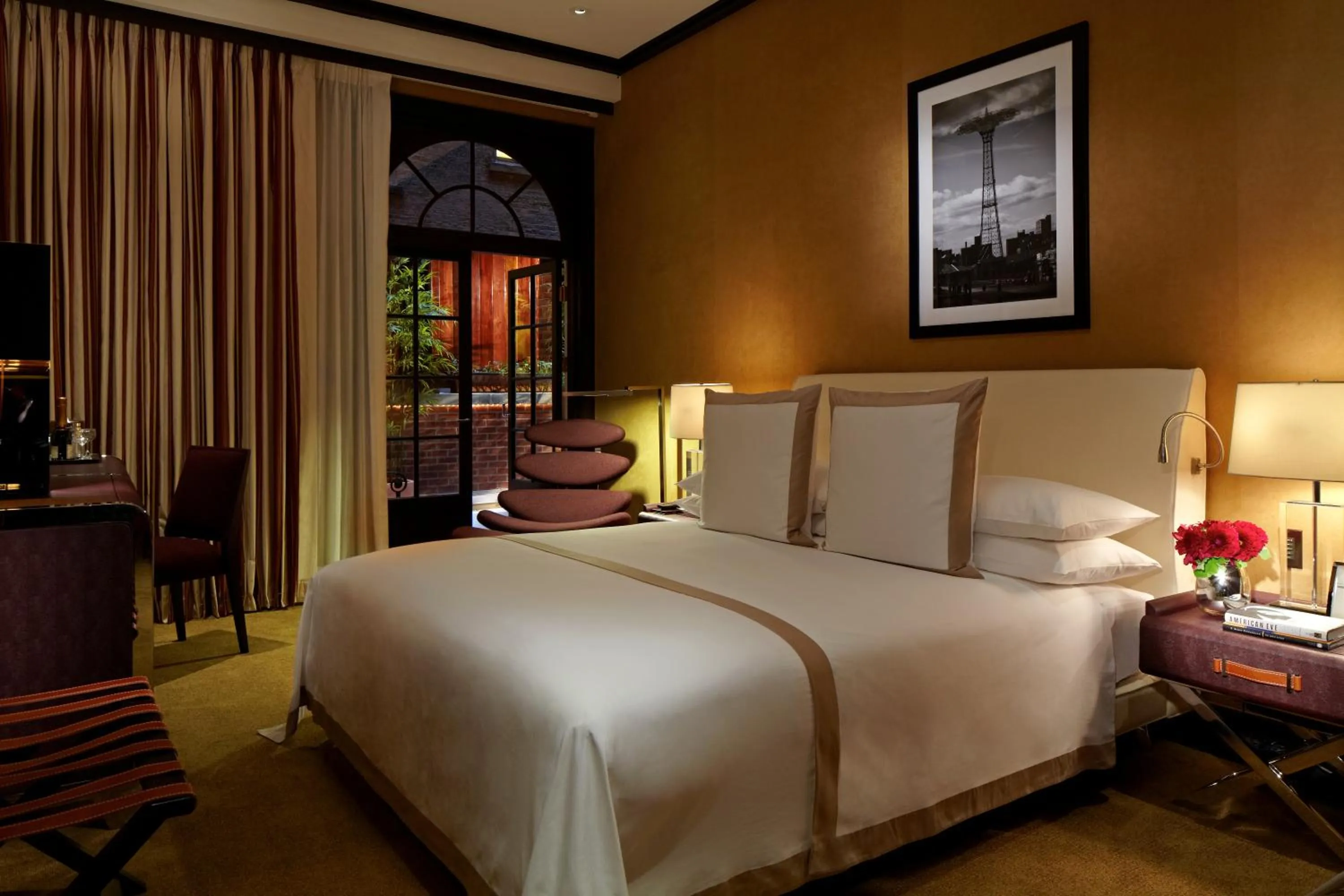 Bedroom, Bed in The Chatwal, The Unbound Collection by Hyatt