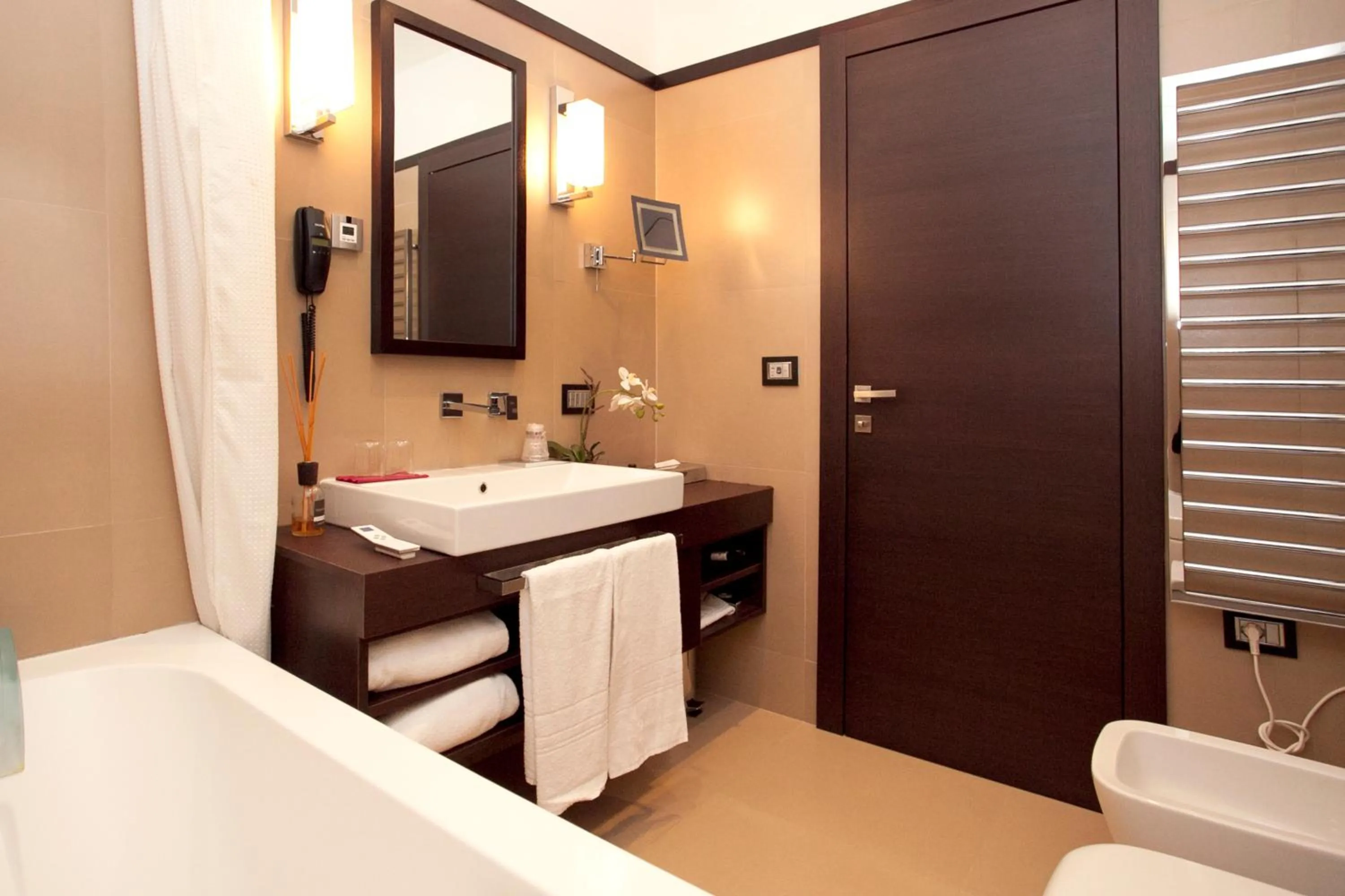 Bathroom in Les Fleurs Luxury House