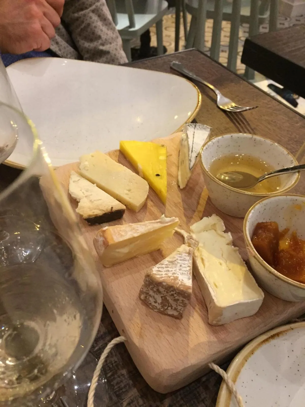 Food and drinks in Les Fleurs Luxury House