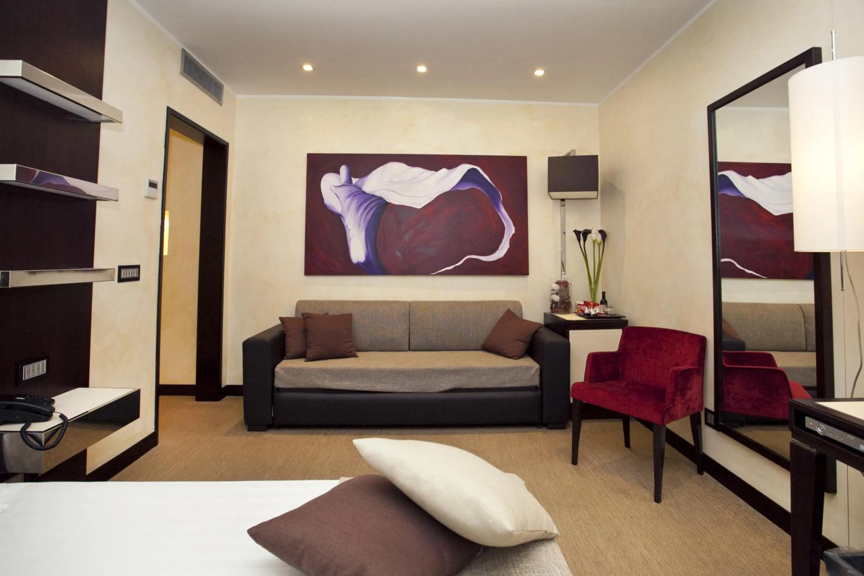 Decorative detail, Bed in Les Fleurs Luxury House