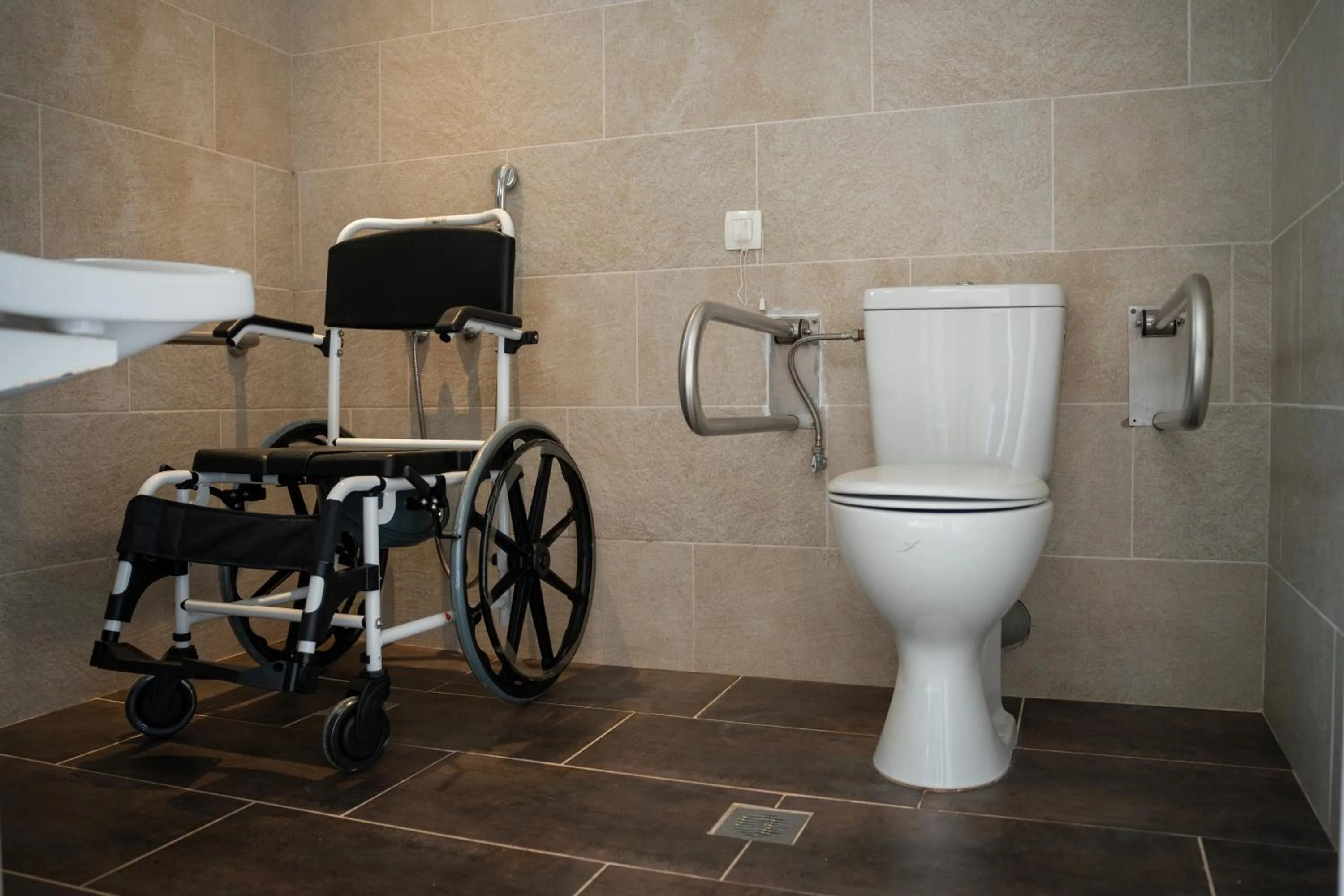 Toilet in Coralli Hotel