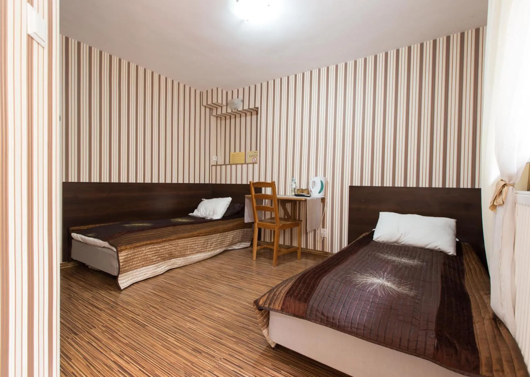 Twin Room with Bath in Villa Ventana Poznań City Free Parking Śniadanie w Cenie