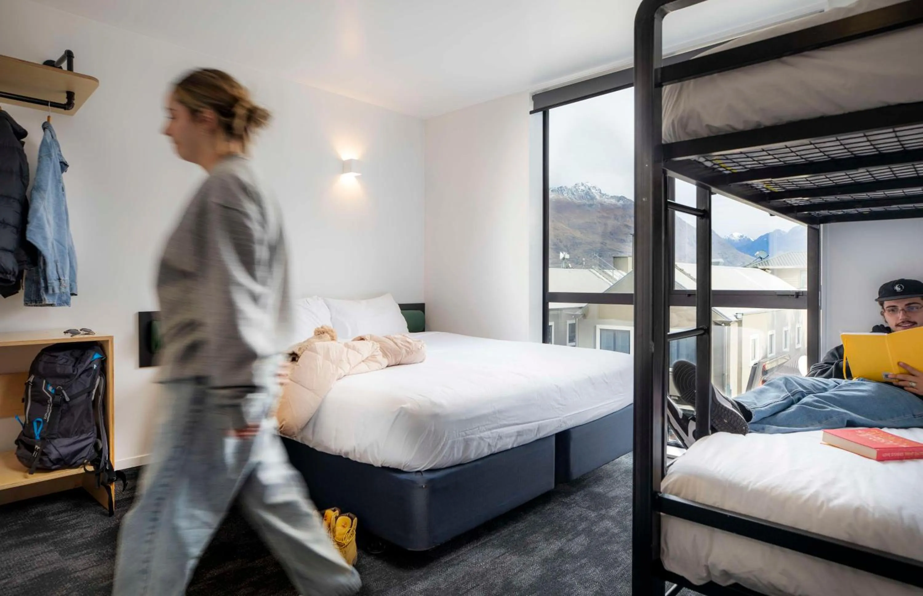 Bedroom, Bed in LyLo Queenstown