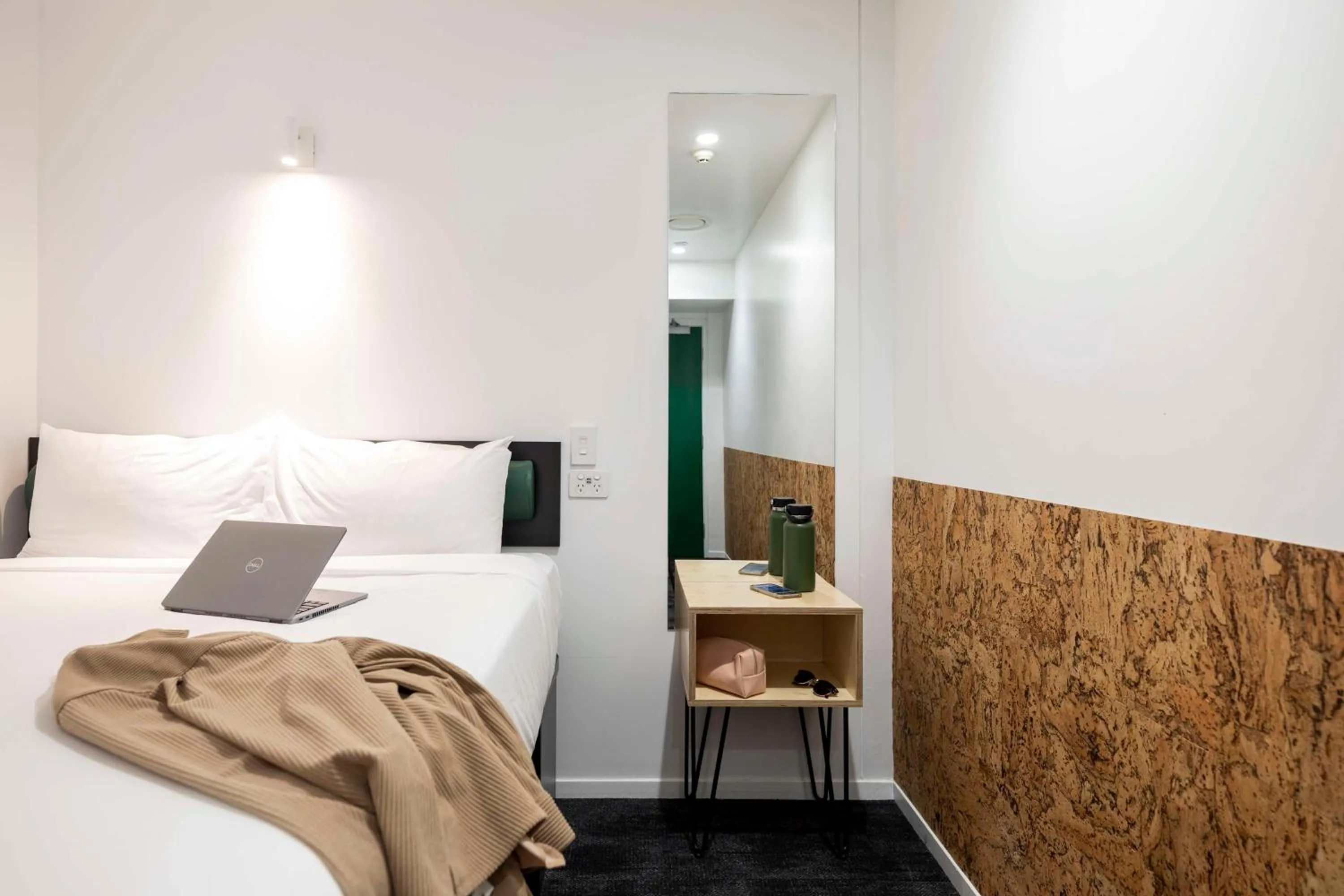 Bedroom, Bed in LyLo Queenstown