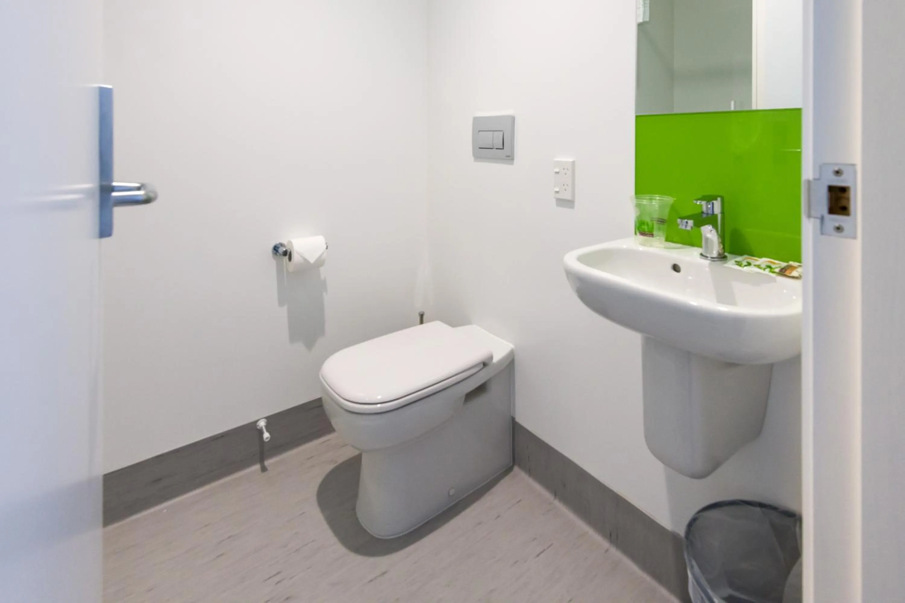 Toilet in LyLo Queenstown