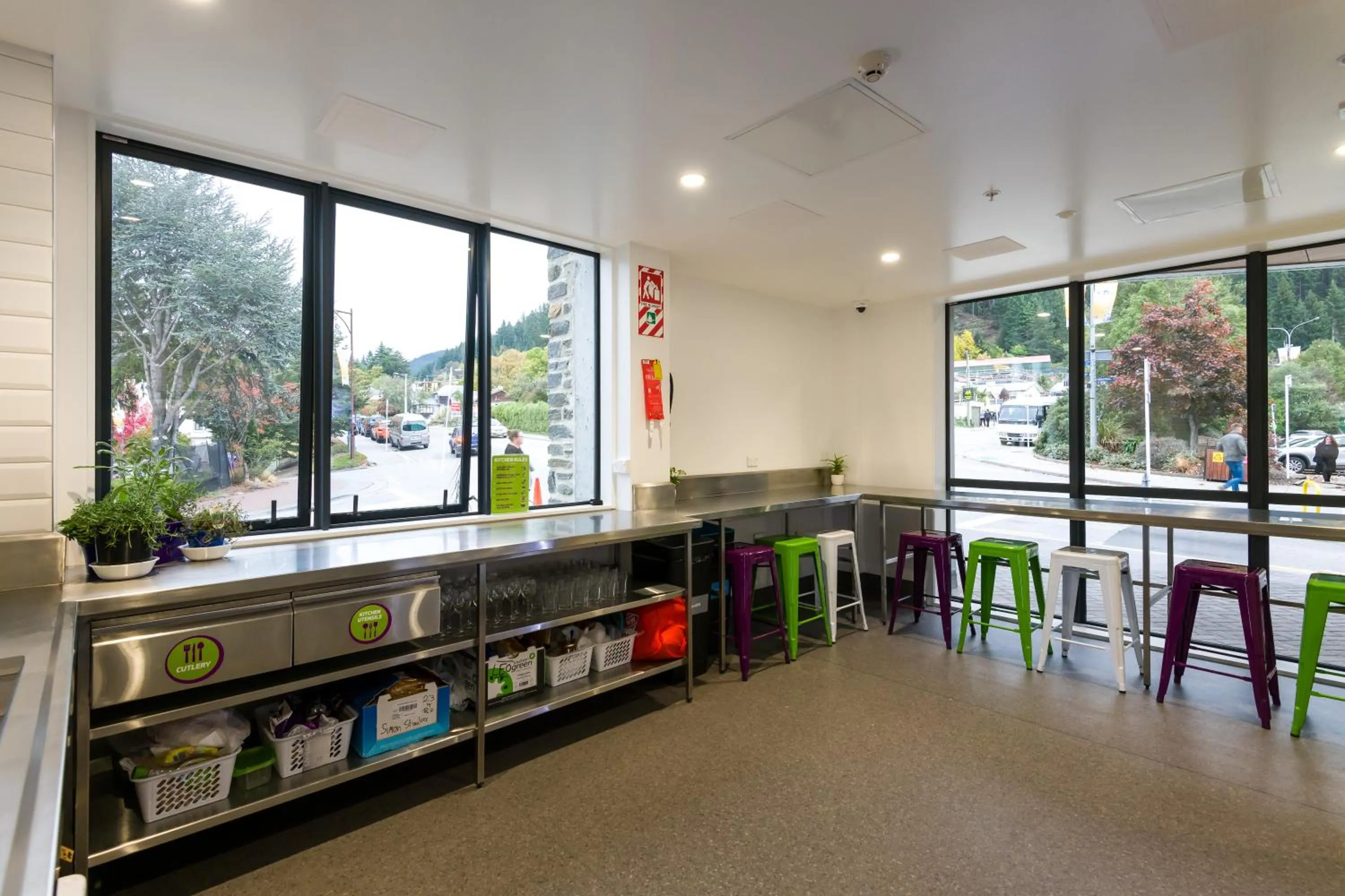 Communal kitchen in LyLo Queenstown
