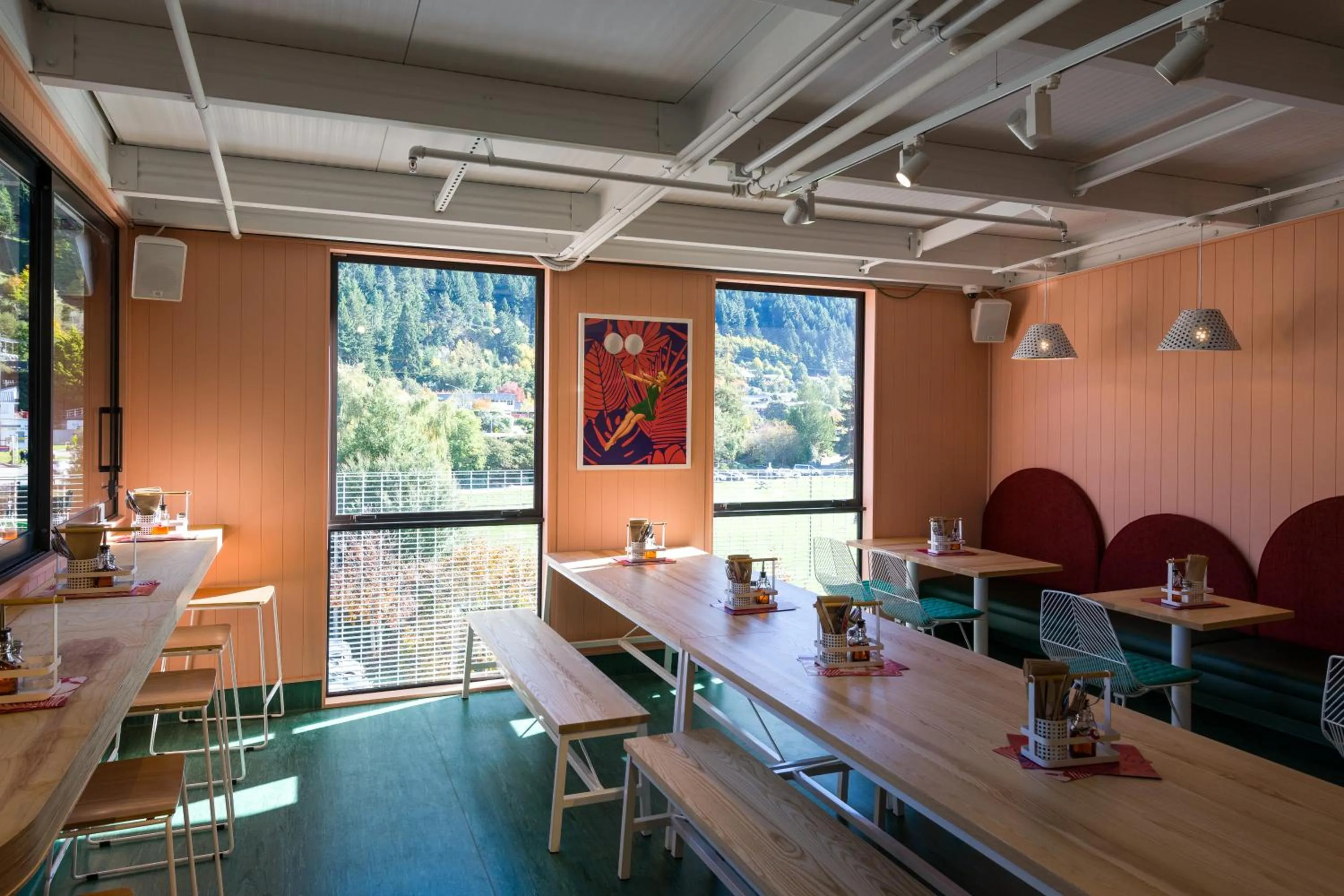 Restaurant/places to eat in LyLo Queenstown