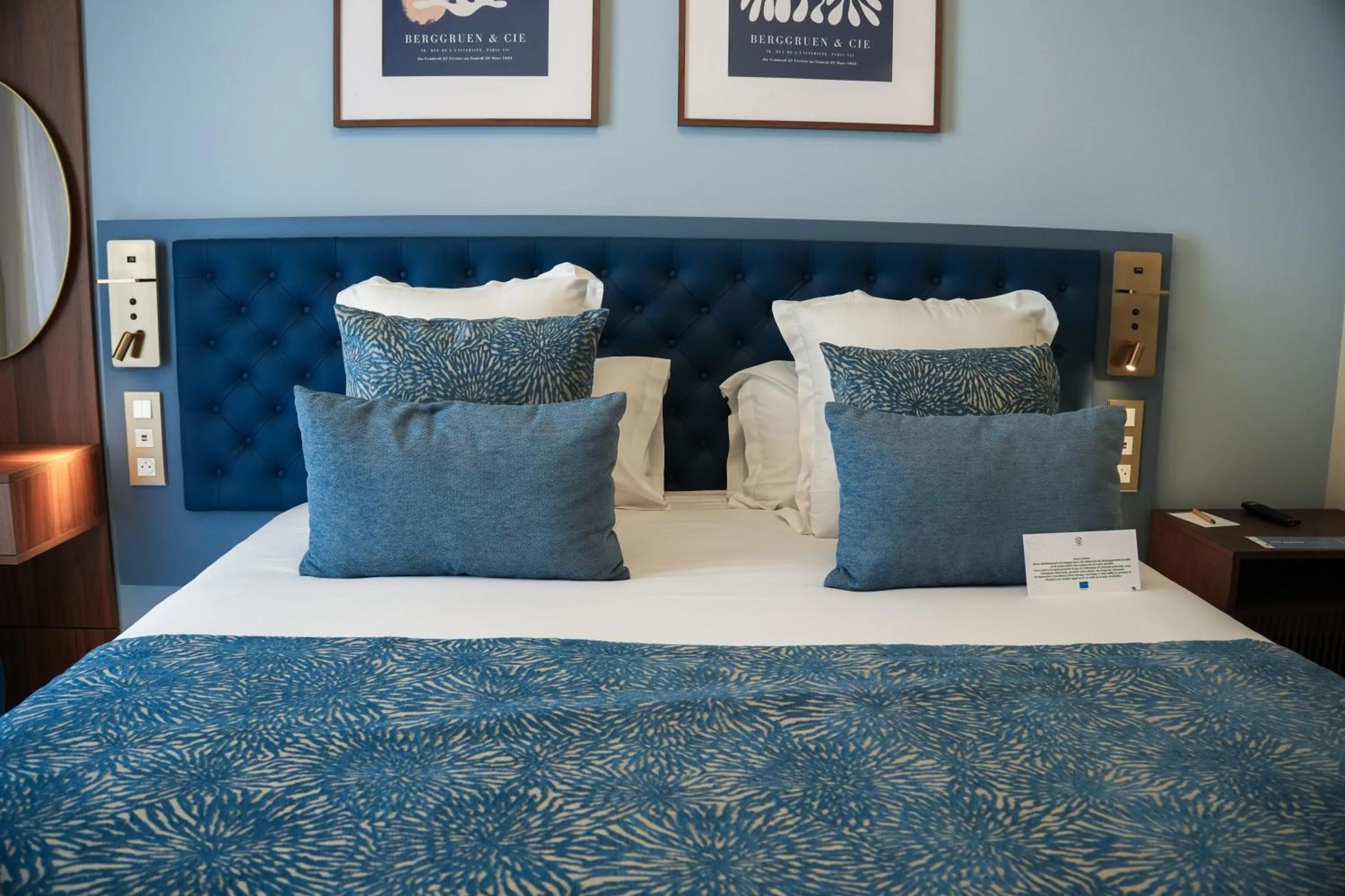 Bed in Hotel Beau Rivage