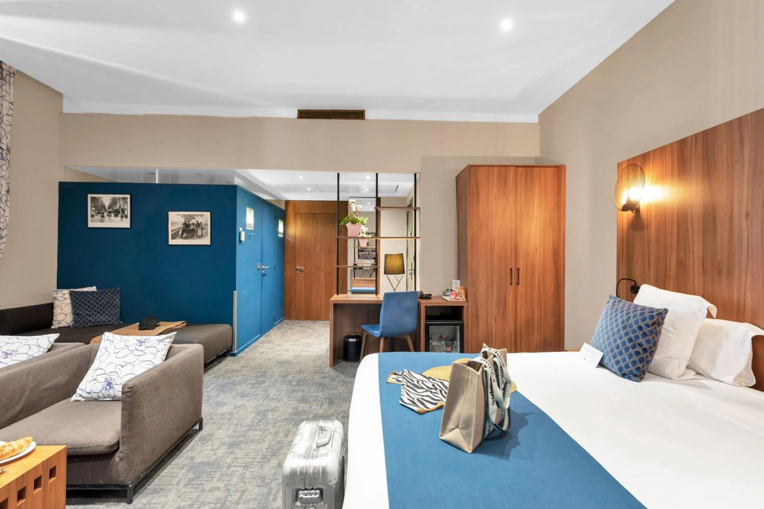 Bedroom, Bed in Hotel Beau Rivage