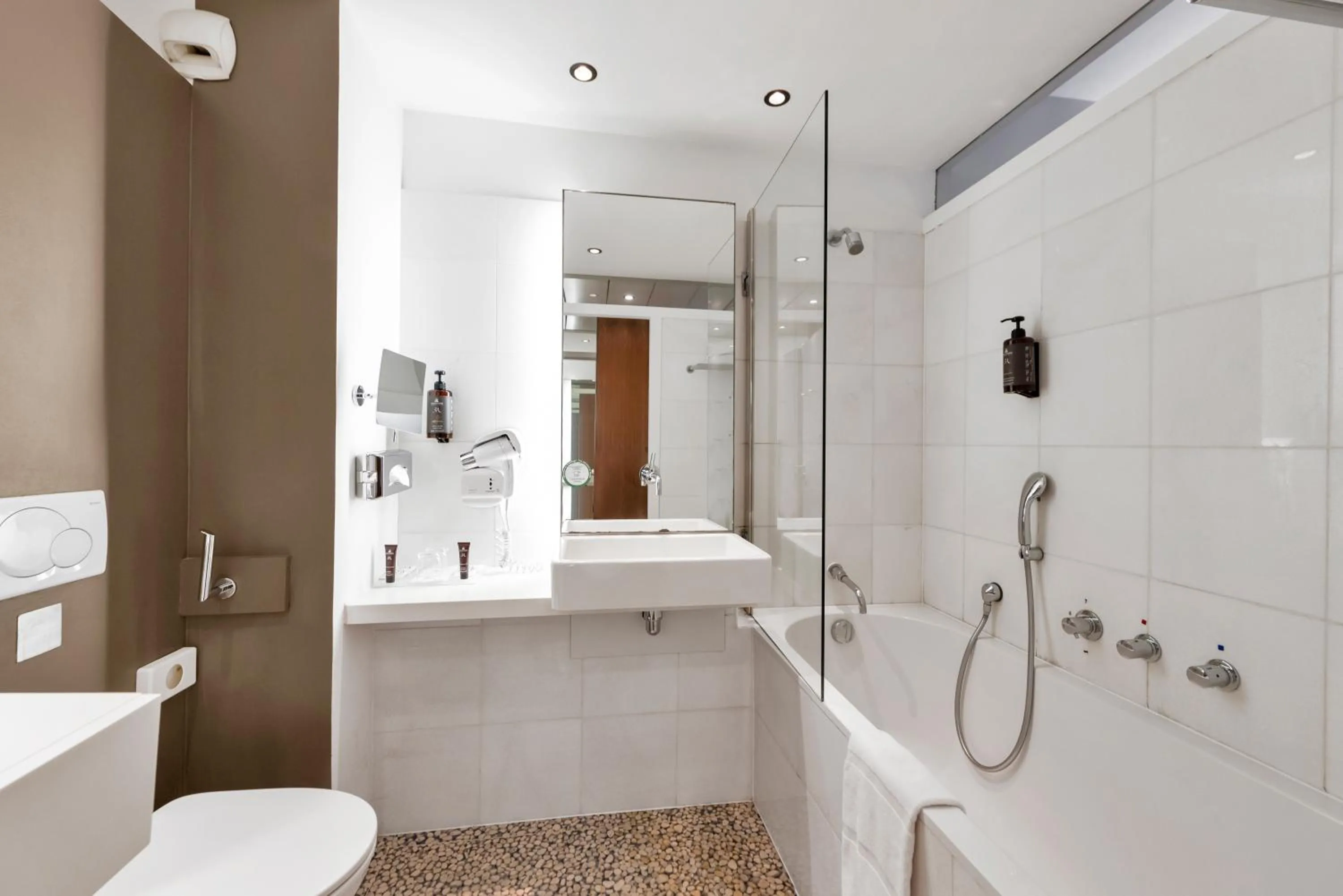 Bathroom in Hotel Beau Rivage