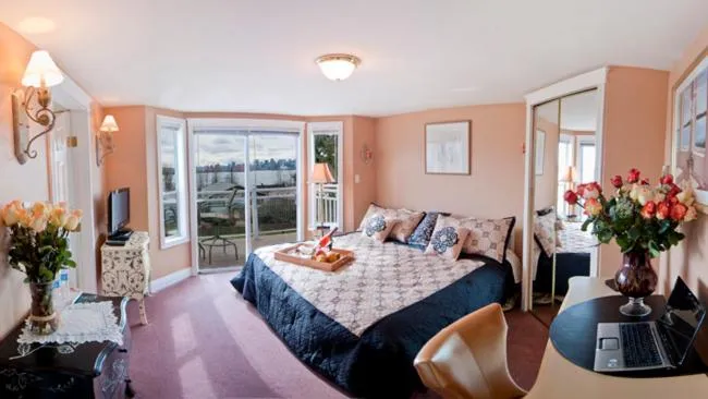 Balcony/Terrace, Bed in Ocean Breeze Executive Bed and Breakfast