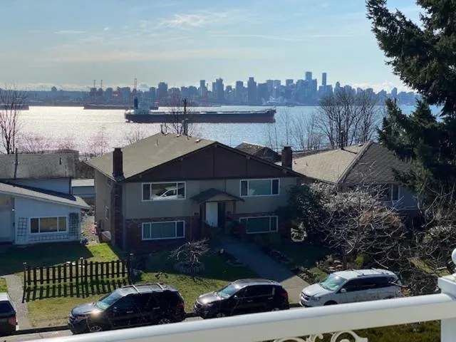 Ocean Breeze Executive Bed and Breakfast