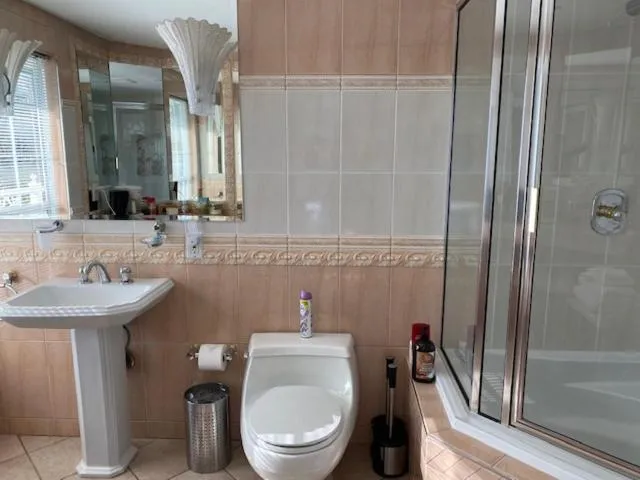 Ocean Breeze Executive Bed and Breakfast