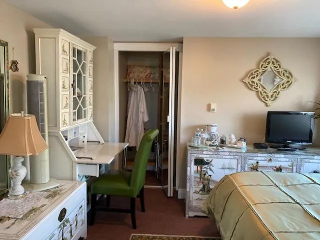 Bed in Ocean Breeze Executive Bed and Breakfast