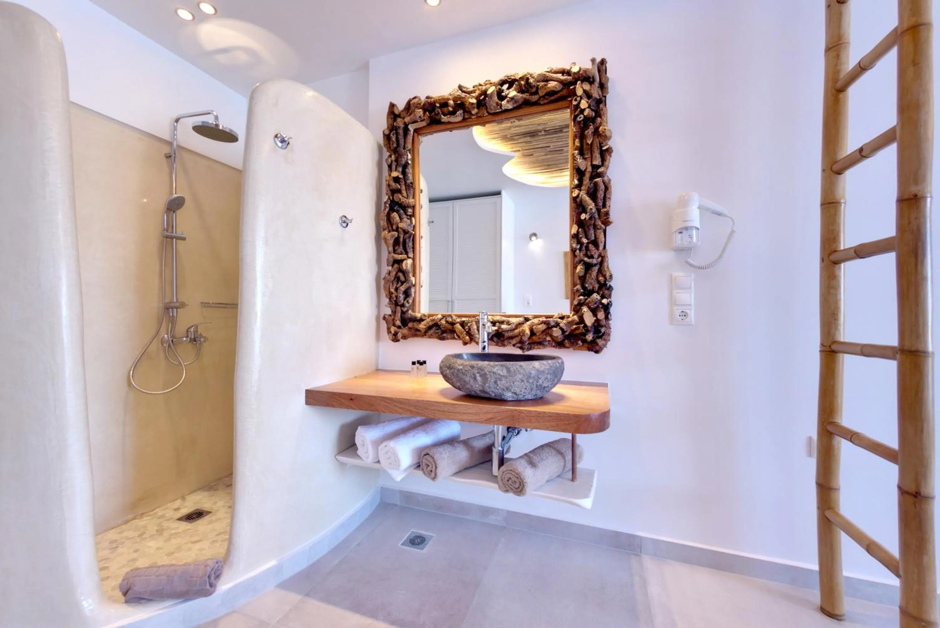 Bathroom in Ibiscus Boutique