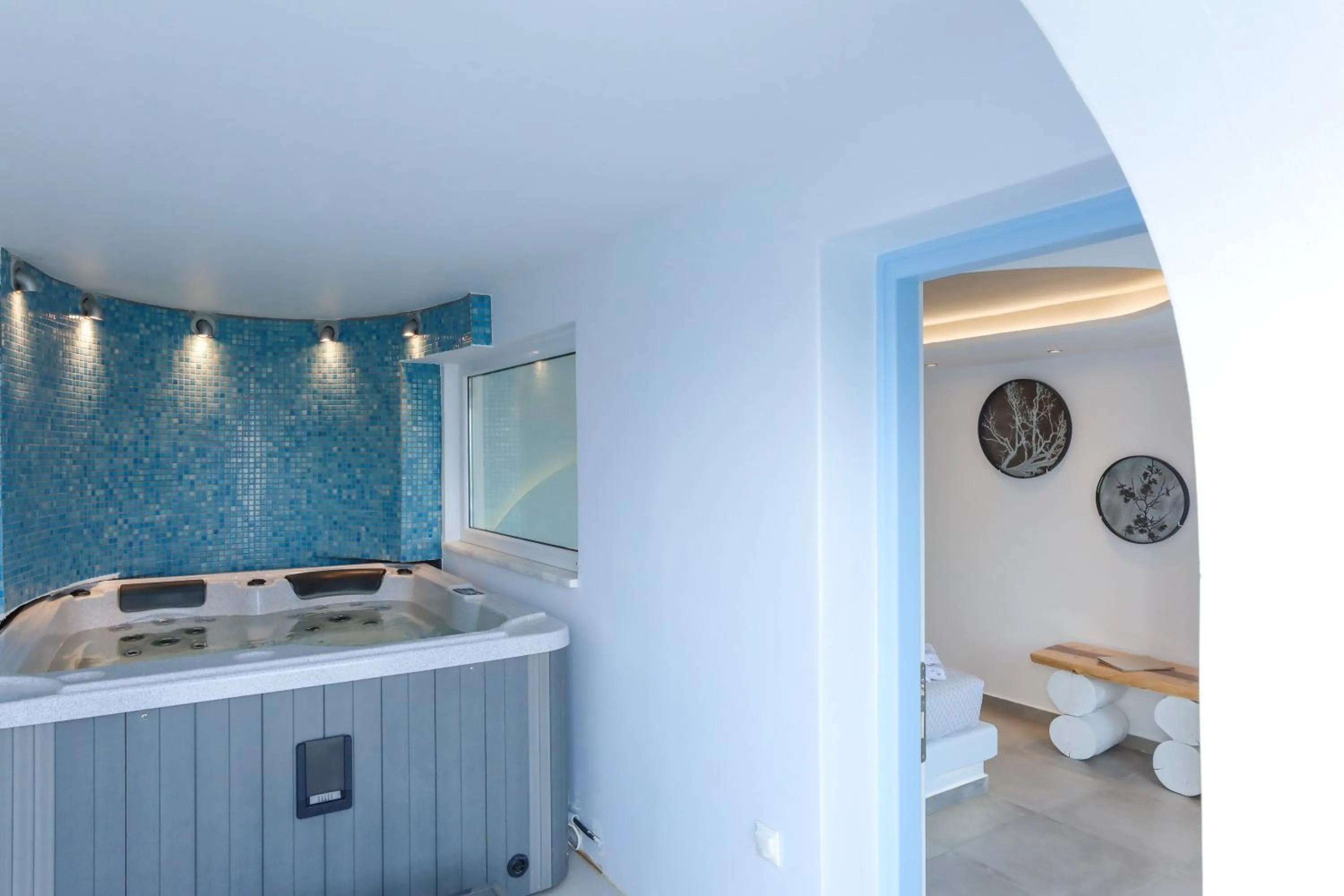 Hot Tub in Ibiscus Boutique